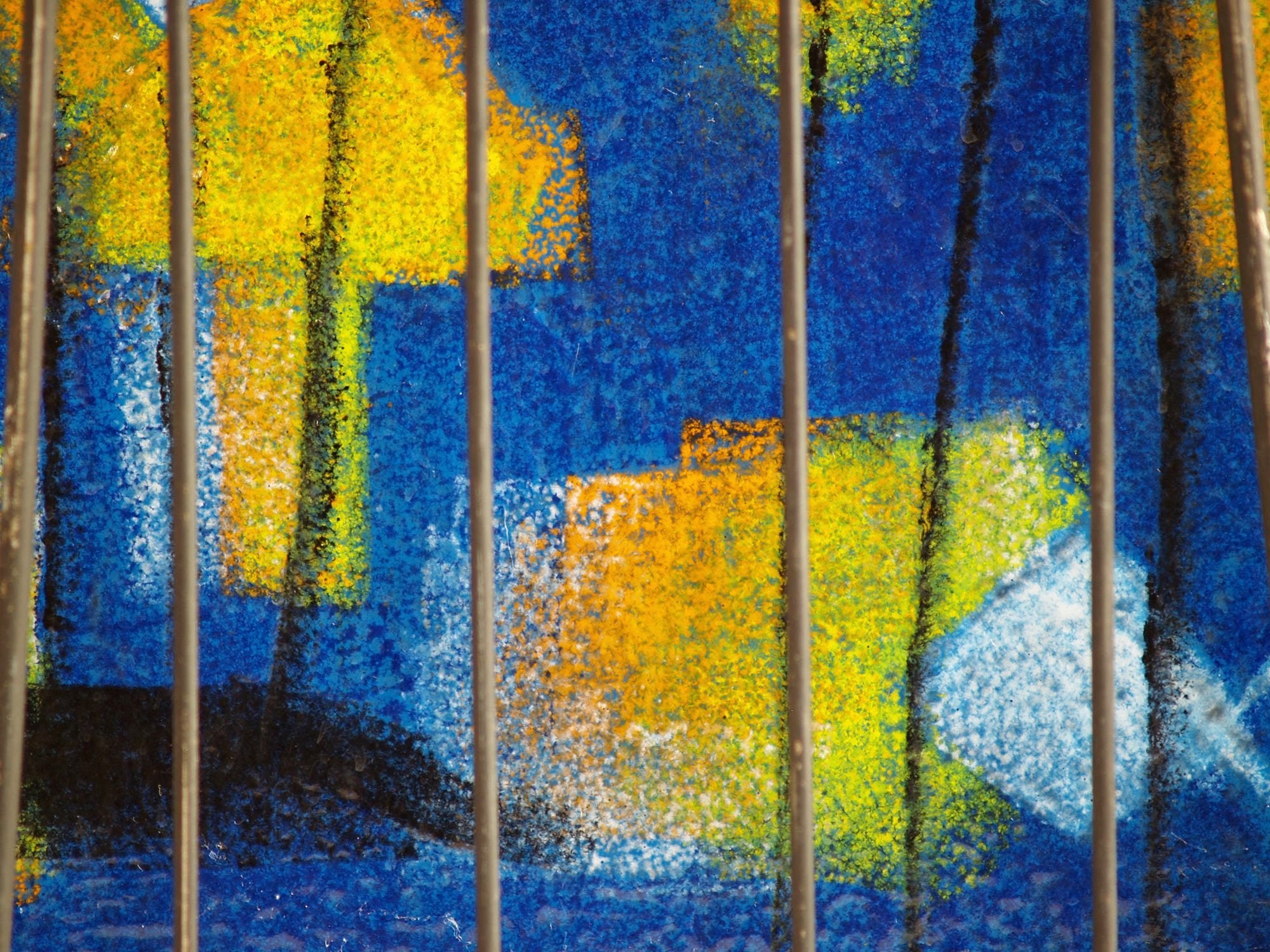 Porte-revue moderniste émaillé, Entourage de Paolo de Poli, Italie (vers 1950)..Modernist enamelled Magazine rack, Entourage of Paolo de Poli, Italie (circa 1950)