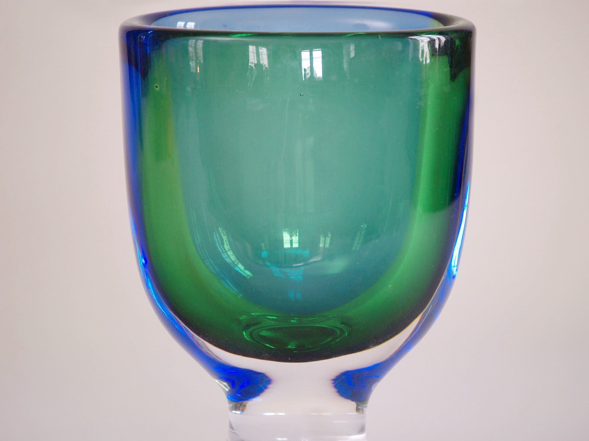 Vase Calice de Göran Wärff pour Kosta, Suède (vers 1968)..Vase by Göran Wärff for Kosta, Sweden (circa 1968)