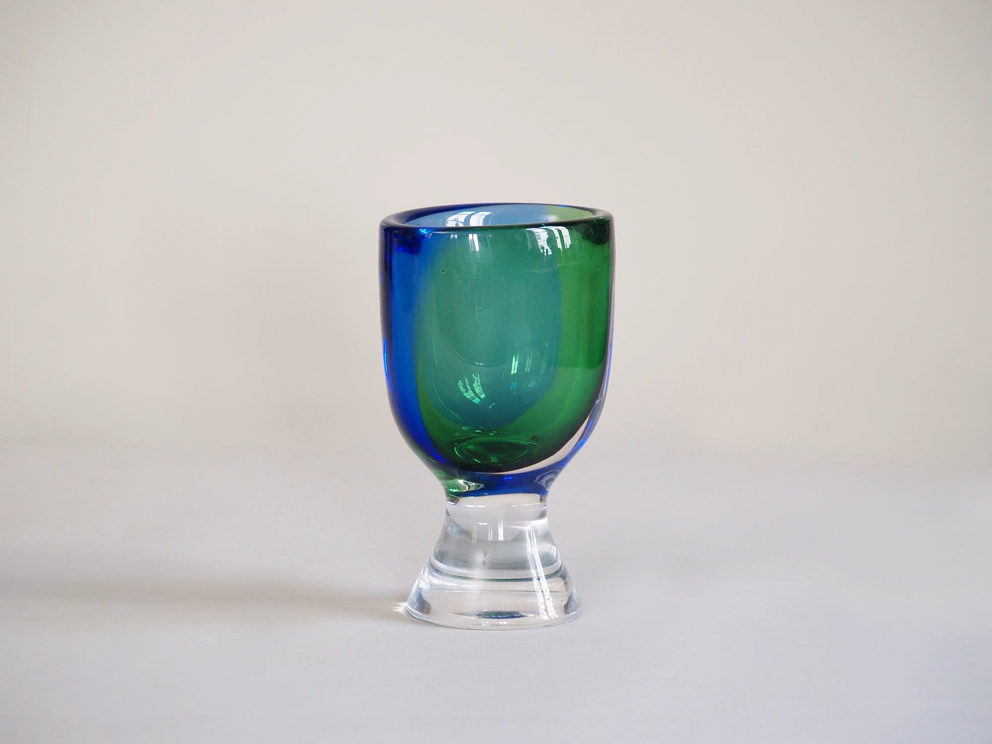 Vase Calice de Göran Wärff pour Kosta, Suède (vers 1968)..Vase by Göran Wärff for Kosta, Sweden (circa 1968)