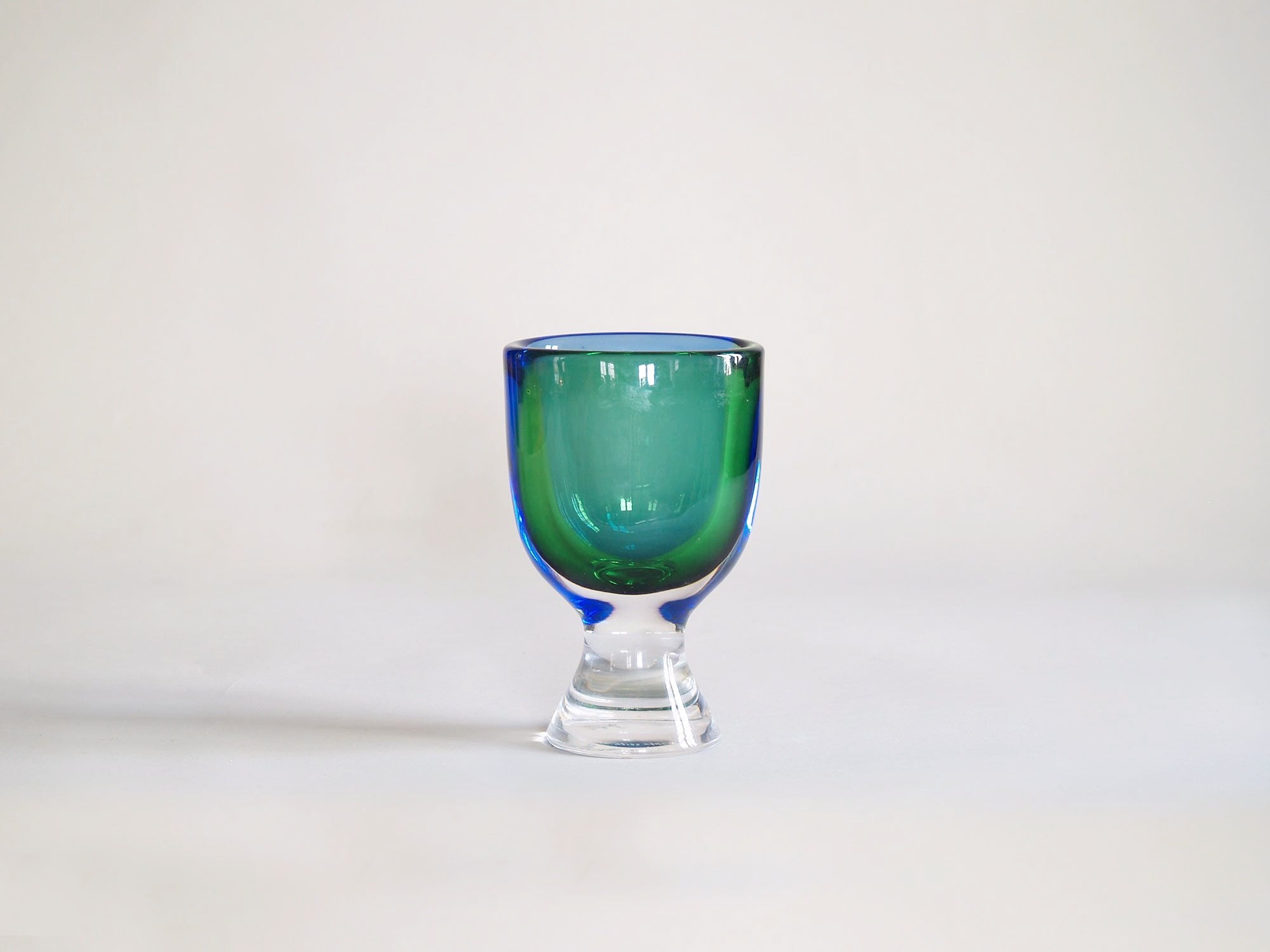 Vase Calice de Göran Wärff pour Kosta, Suède (vers 1968)..Vase by Göran Wärff for Kosta, Sweden (circa 1968)