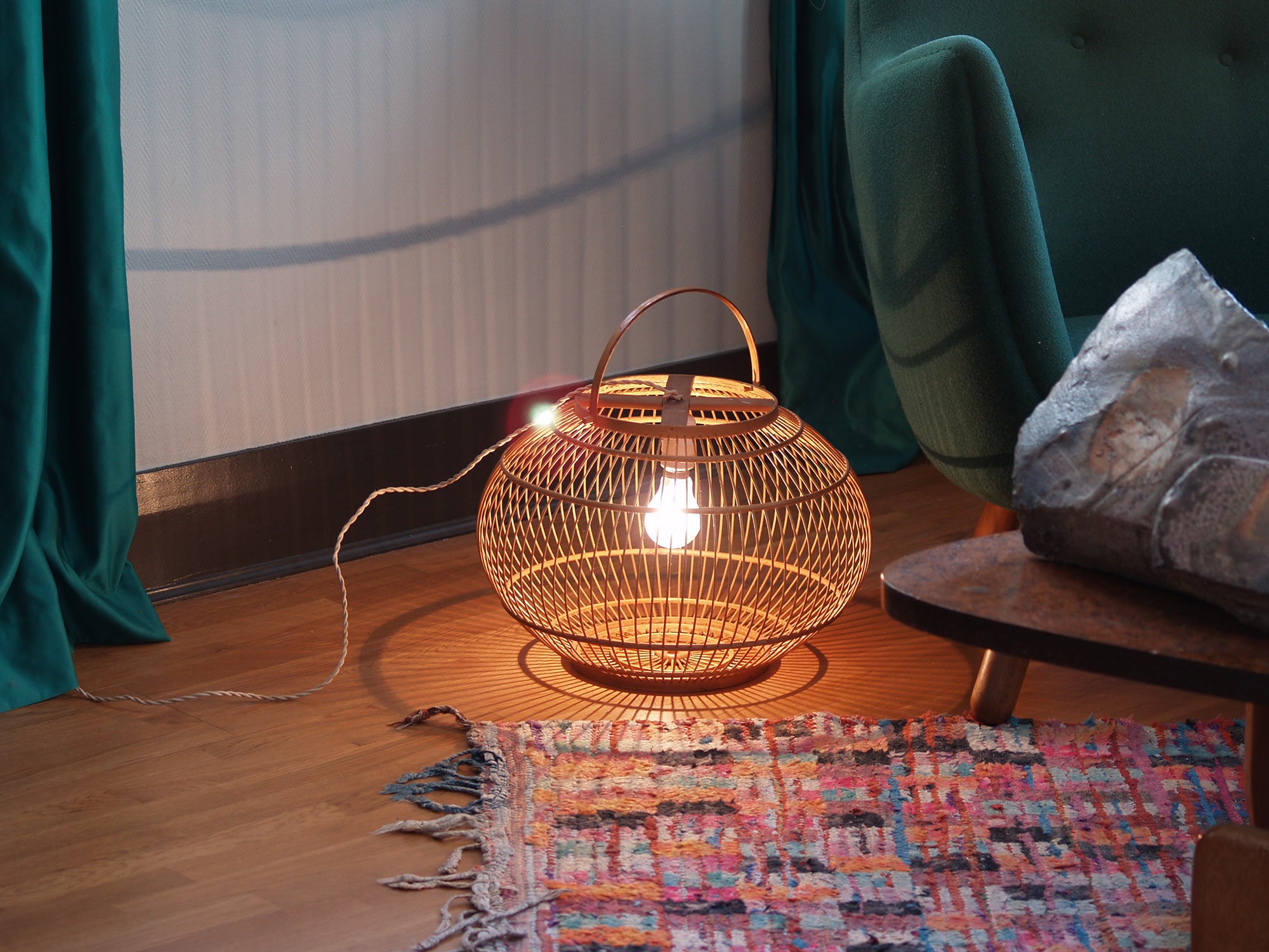 Suspension ou lampe lanterne en bambou, Japon (vers 1930)..Bamboo cage lantern or ceiling light, Japon (circa 1930)