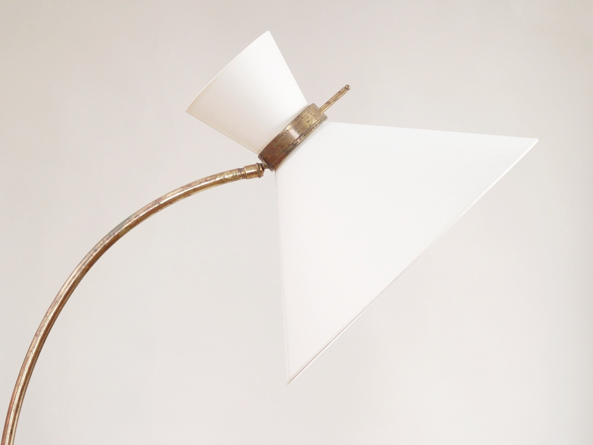 Grand lampadaire moderniste par Stablet, France (vers 1930-50)..Modernist Stablet floor lamp, France (circa 1930-50)