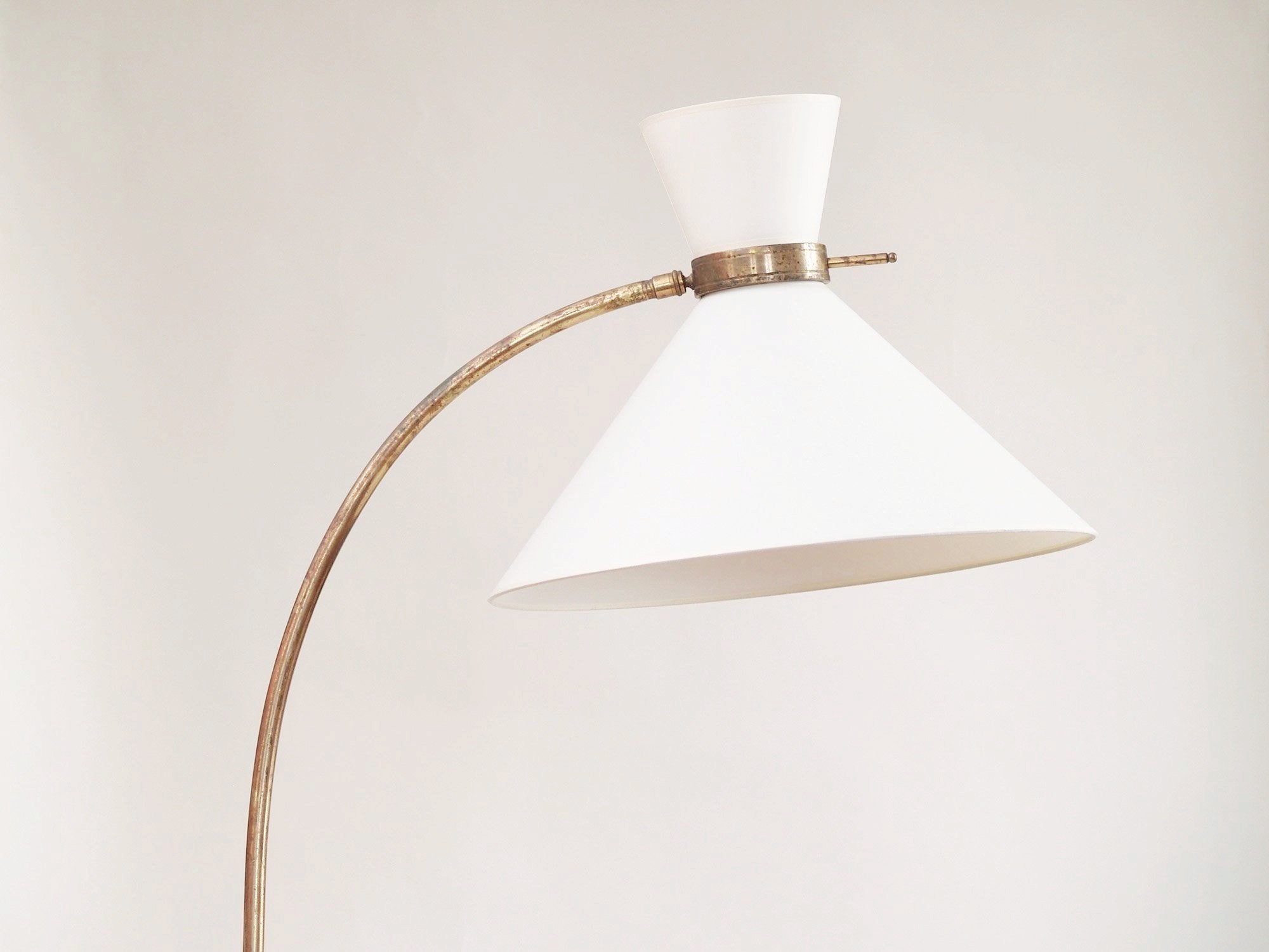 Grand lampadaire moderniste par Stablet, France (vers 1930-50)..Modernist Stablet floor lamp, France (circa 1930-50)