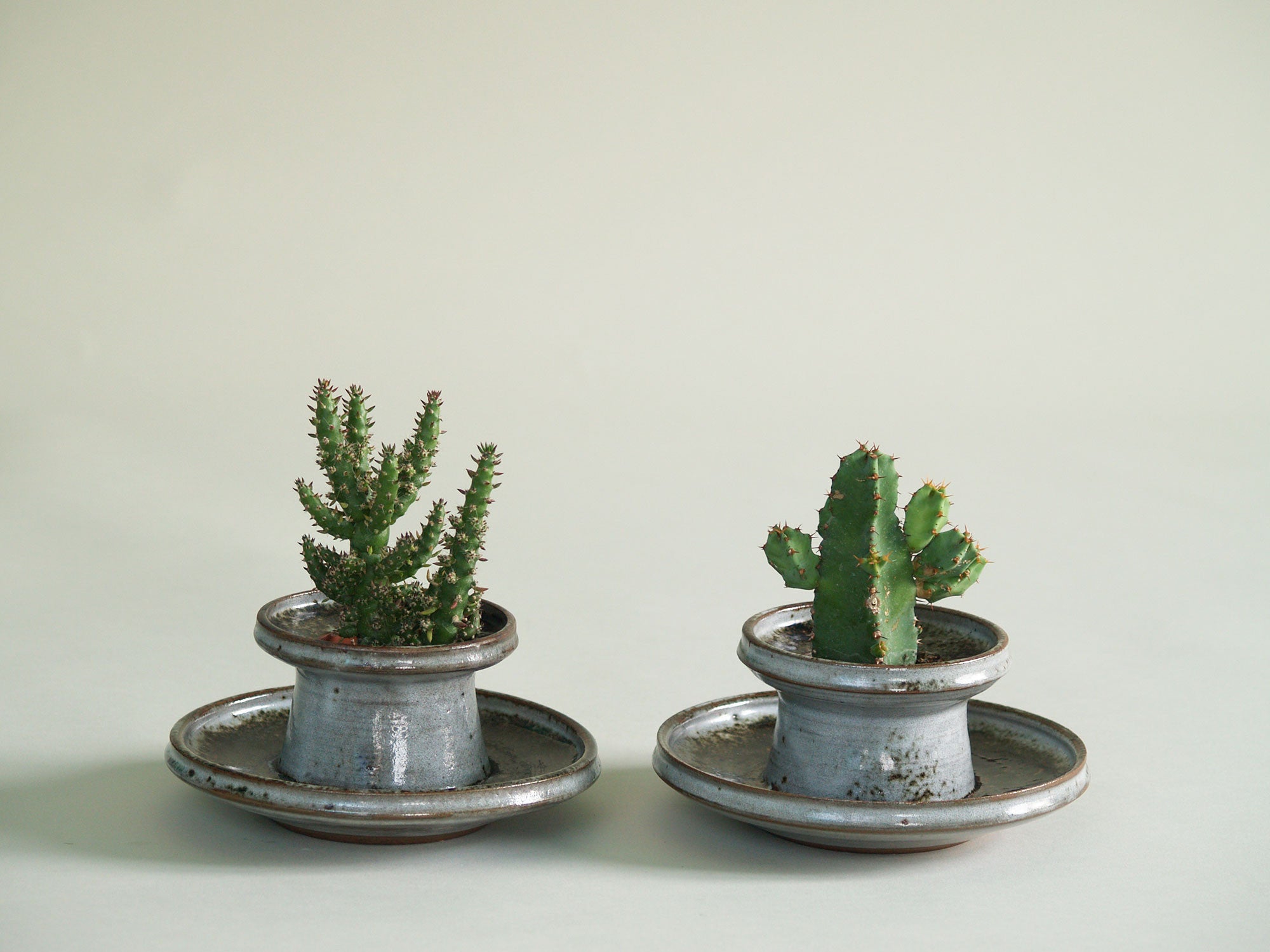 Paire de pots de Chantal & Thierry Robert, France (vers 1963)..Planters set by Chantal & Thierry Robert, France (circa 1963)