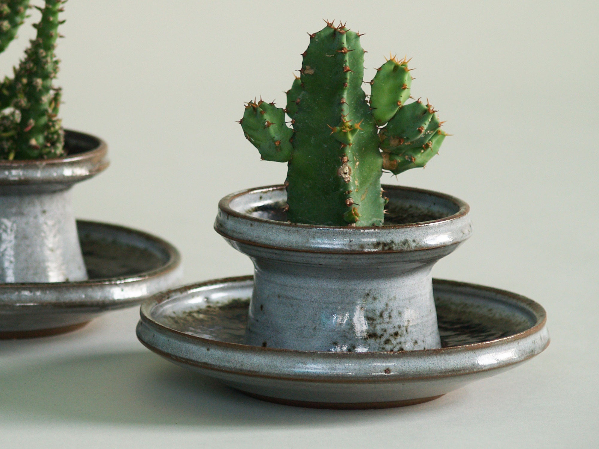 Paire de pots de Chantal & Thierry Robert, France (vers 1963)..Planters set by Chantal & Thierry Robert, France (circa 1963)