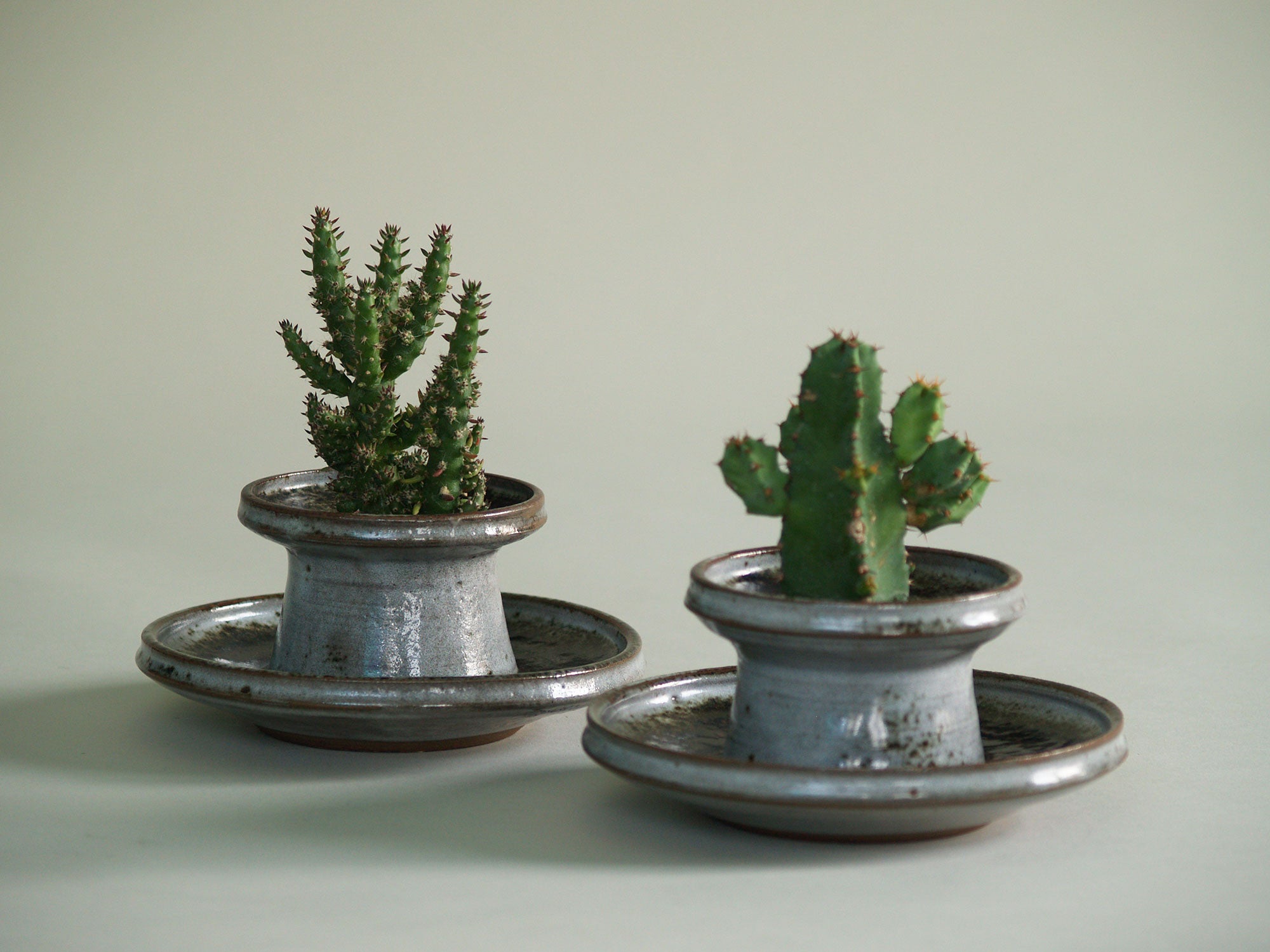 Paire de pots de Chantal & Thierry Robert, France (vers 1963)..Planters set by Chantal & Thierry Robert, France (circa 1963)