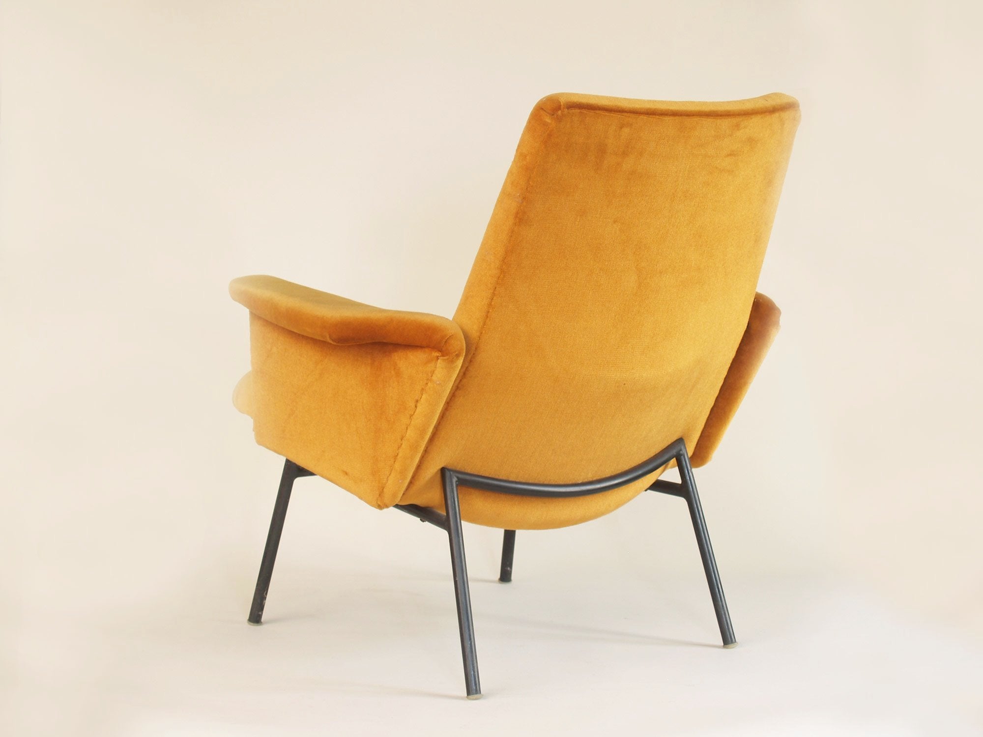 Paire de fauteuils SK660 par Pierre Guariche pour Steiner, France (1953)..Pair of SK660 chairs by Pierre Guariche for Steiner, France (1953)