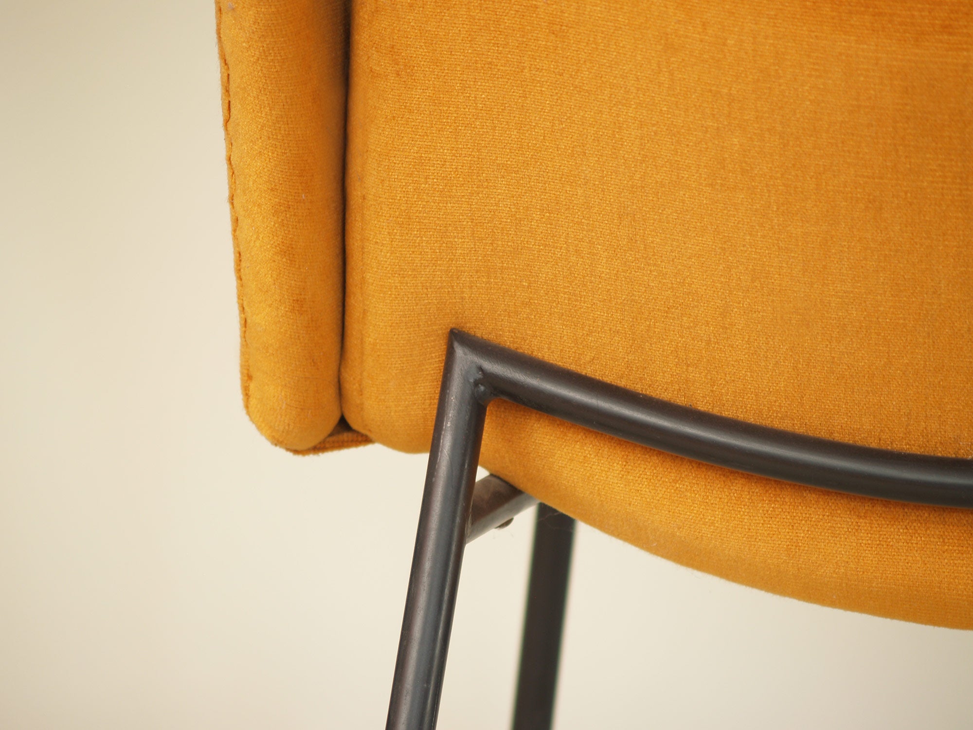 Paire de fauteuils SK660 par Pierre Guariche pour Steiner, France (1953)..Pair of SK660 chairs by Pierre Guariche for Steiner, France (1953)