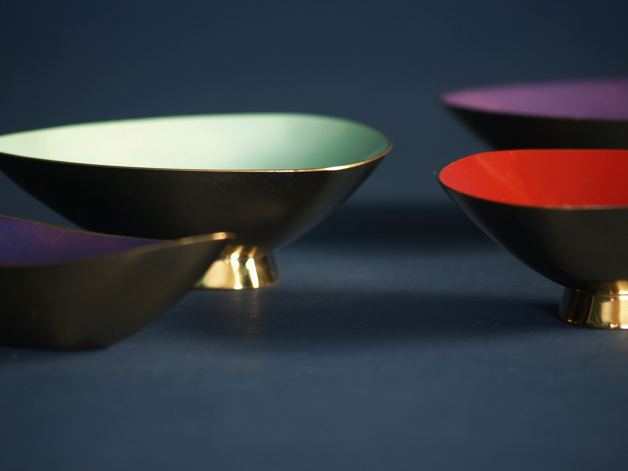 Ensemble de coupes de Gunnar Ander pour Ystad Metall, Suède (années 1950)..Set of Bowls by Gunnar Ander for Ystad Metall, Sweden (circa 1950)