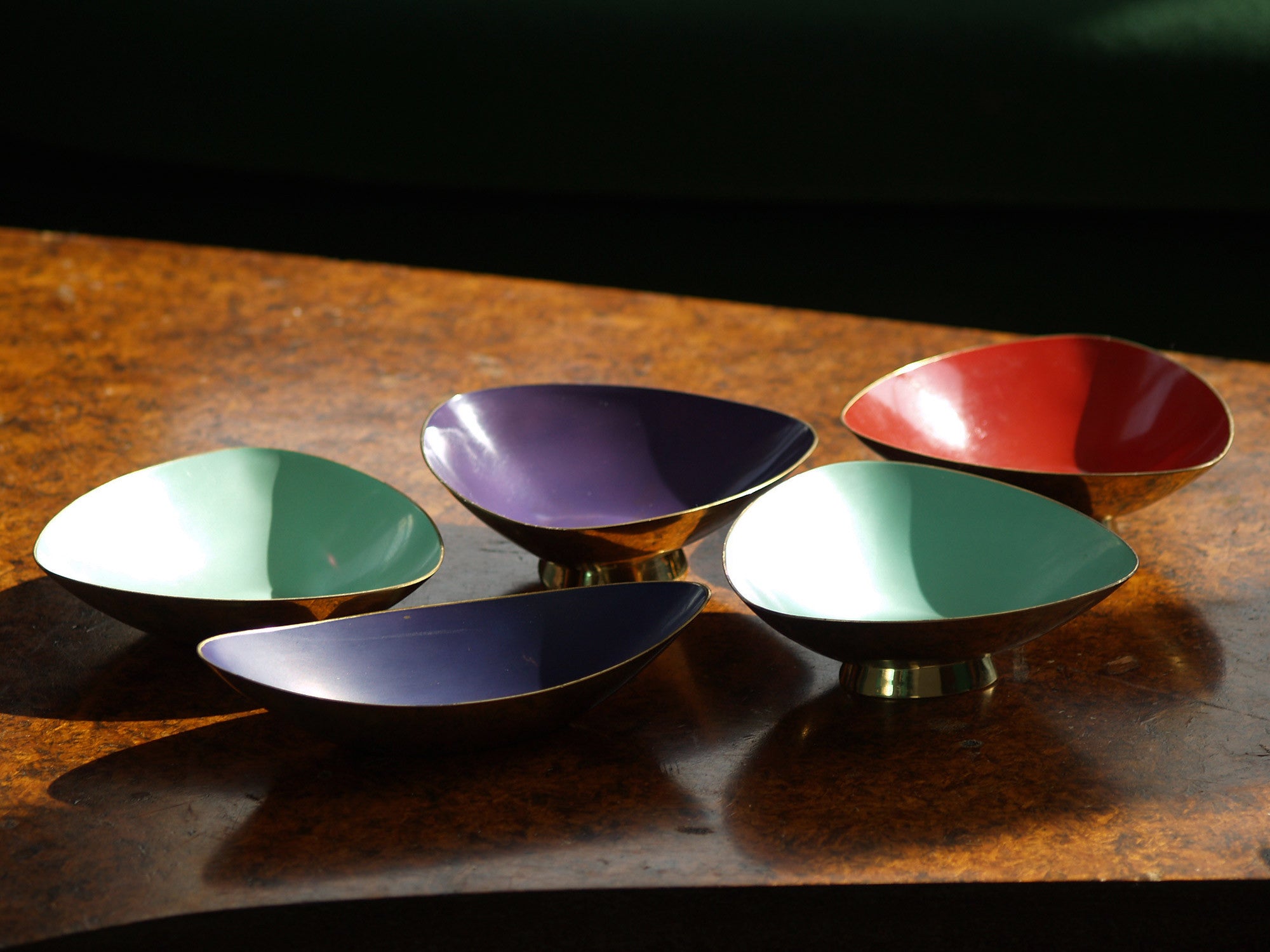Ensemble de coupes de Gunnar Ander pour Ystad Metall, Suède (années 1950)..Set of Bowls by Gunnar Ander for Ystad Metall, Sweden (circa 1950)