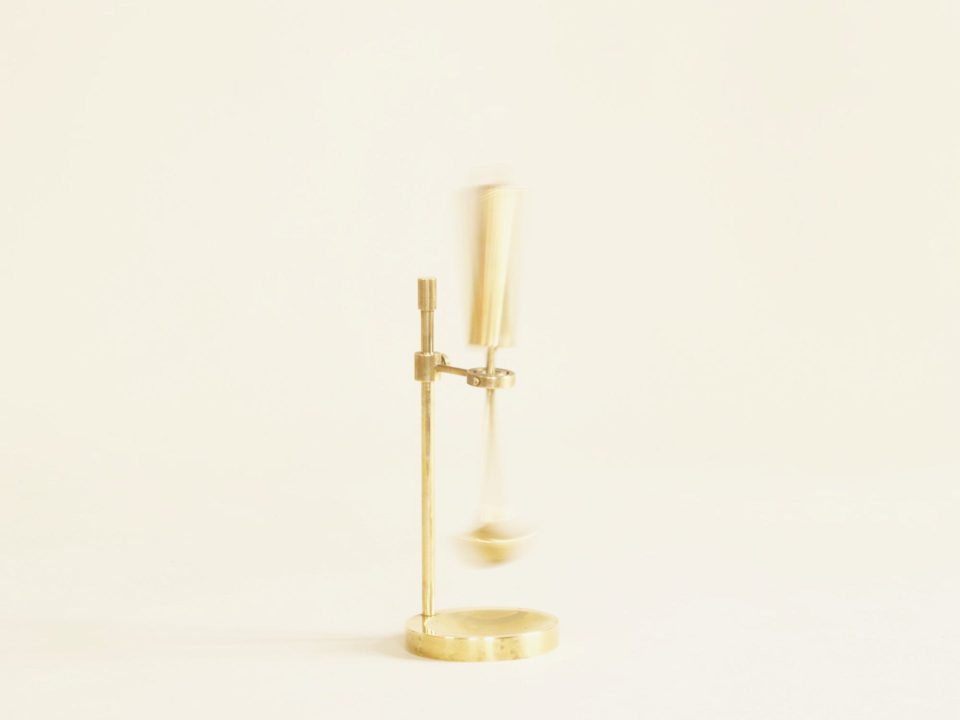 Lampe à huile / bougeoir gyroscopique "Copenhagen" de Ilse D. Ammonsen, Danemark (vers 1950)..Gyro Oil lamp / Candle holder "Copenhagen" by Ilse D. Ammonsen, Denmark (circa 1950)
