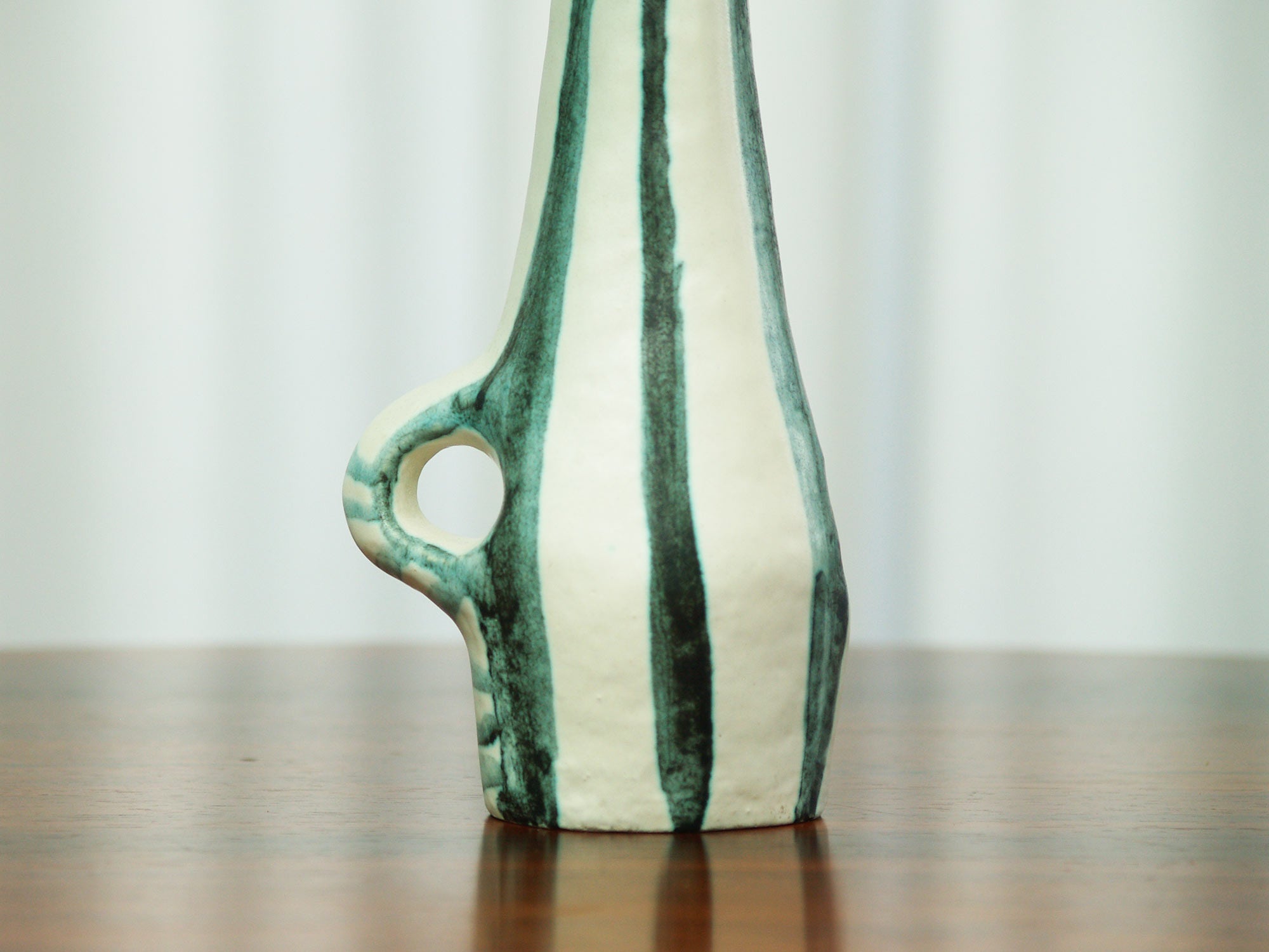 Vase‑bouteille de Jacques Blin et Jean Rustin, France (vers 1956)..Bottle‑Vase by Jacques Blin & Jean Rustin, France (circa 1956)