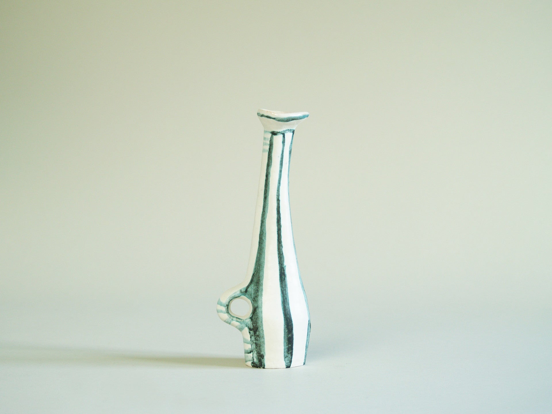 Vase‑bouteille de Jacques Blin et Jean Rustin, France (vers 1956)..Bottle‑Vase by Jacques Blin & Jean Rustin, France (circa 1956)