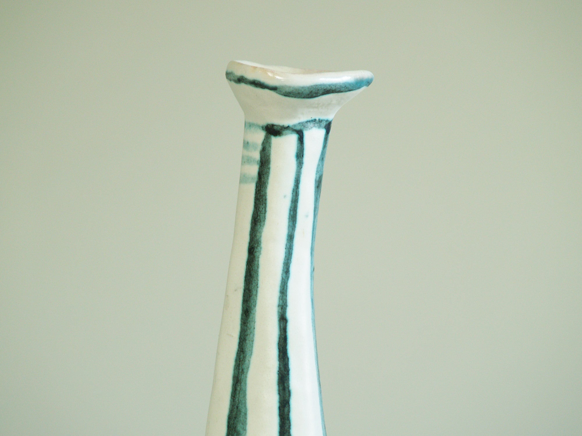 Vase&#x2011;bouteille de Jacques Blin et Jean Rustin, France (vers 1956)..Bottle&#x2011;Vase by Jacques Blin & Jean Rustin, France (circa 1956)