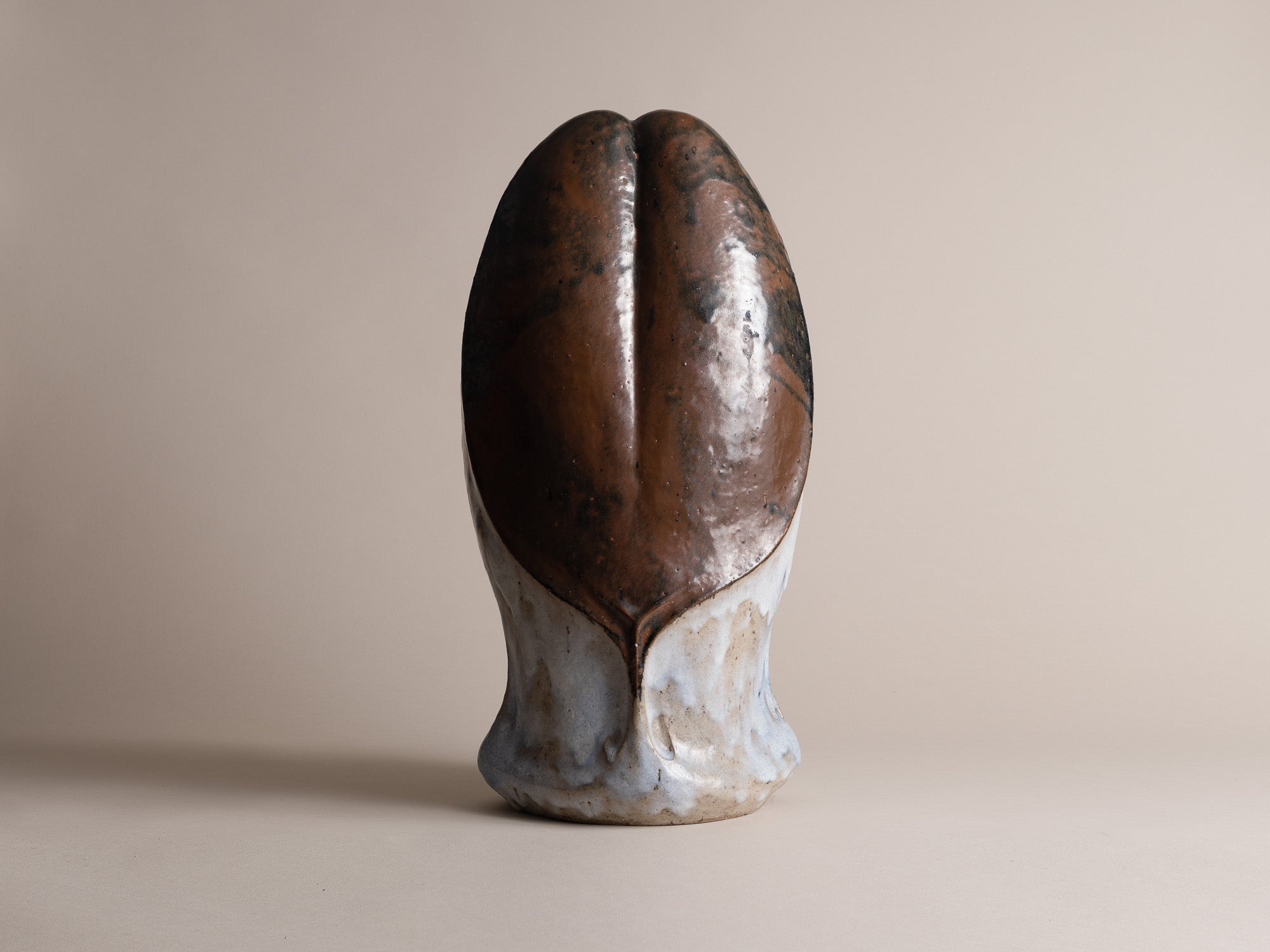 Sculpture biomorphique en grès de François Baumlin, France (1973)..Biomorphic stoneware sculpture by François Baumlin, France (1973)