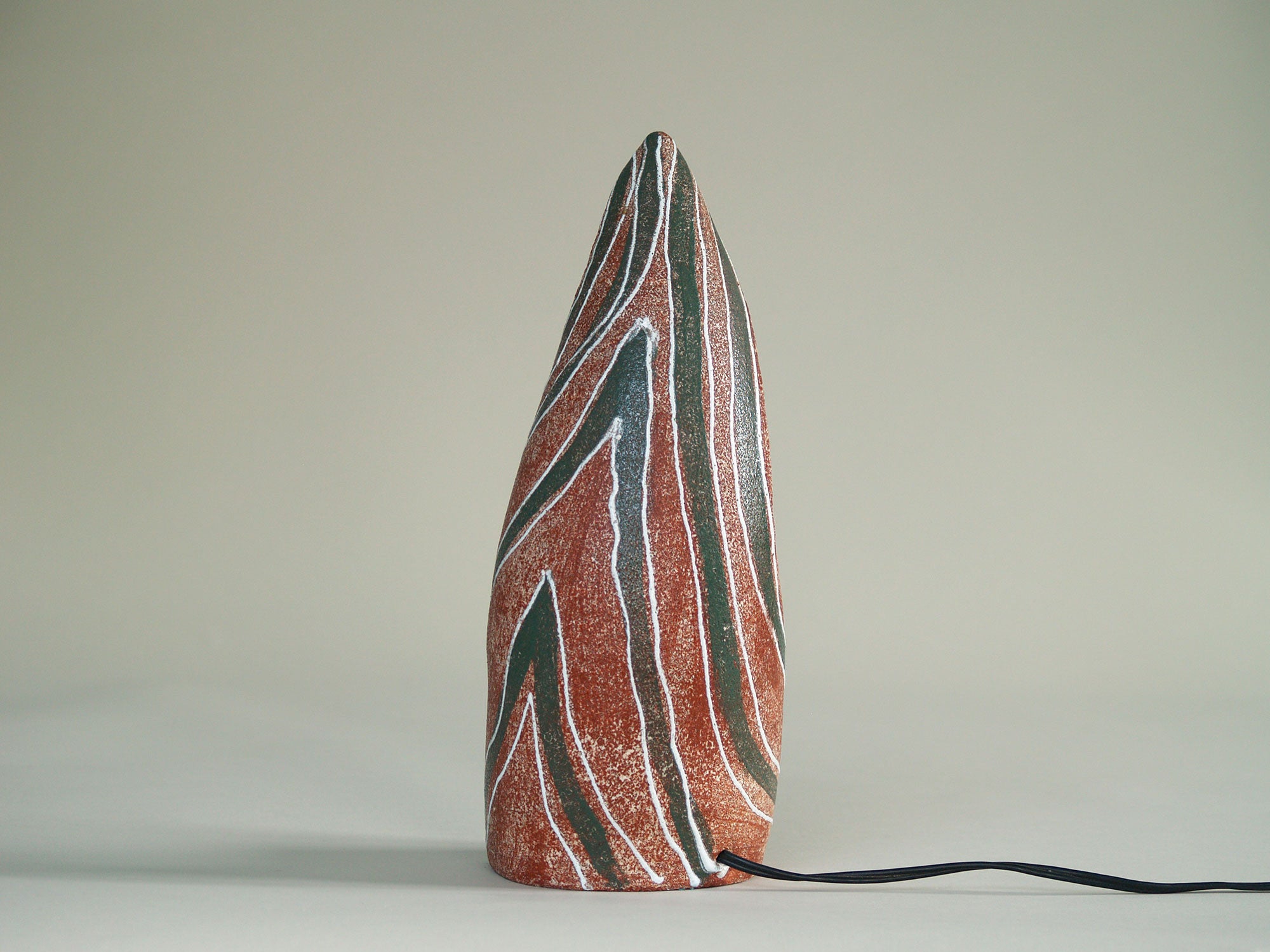 Lampe‑Sculpture des Potiers d'Accolay, France (vers 1957)..Sculptural lamp by Les Potiers d'Accolay, France (Circa 1957)