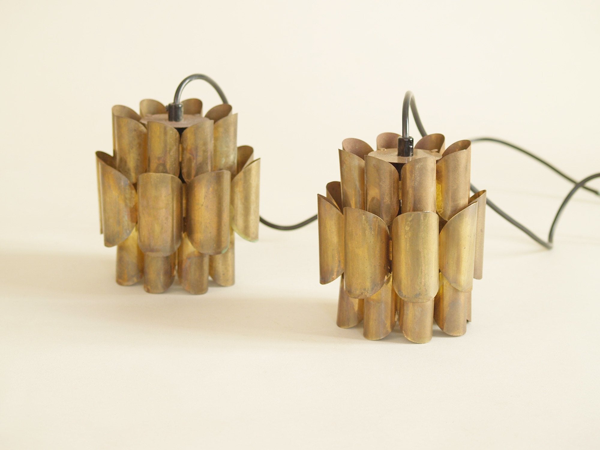Paire de suspensions par Thorsten Orrling pour Hans-Agne Jakobsson, Suède (vers 1960)..Ceiling light set by Thorsten Orrling pour Hans-Agne Jakobsson, Sweden (circa 1960)