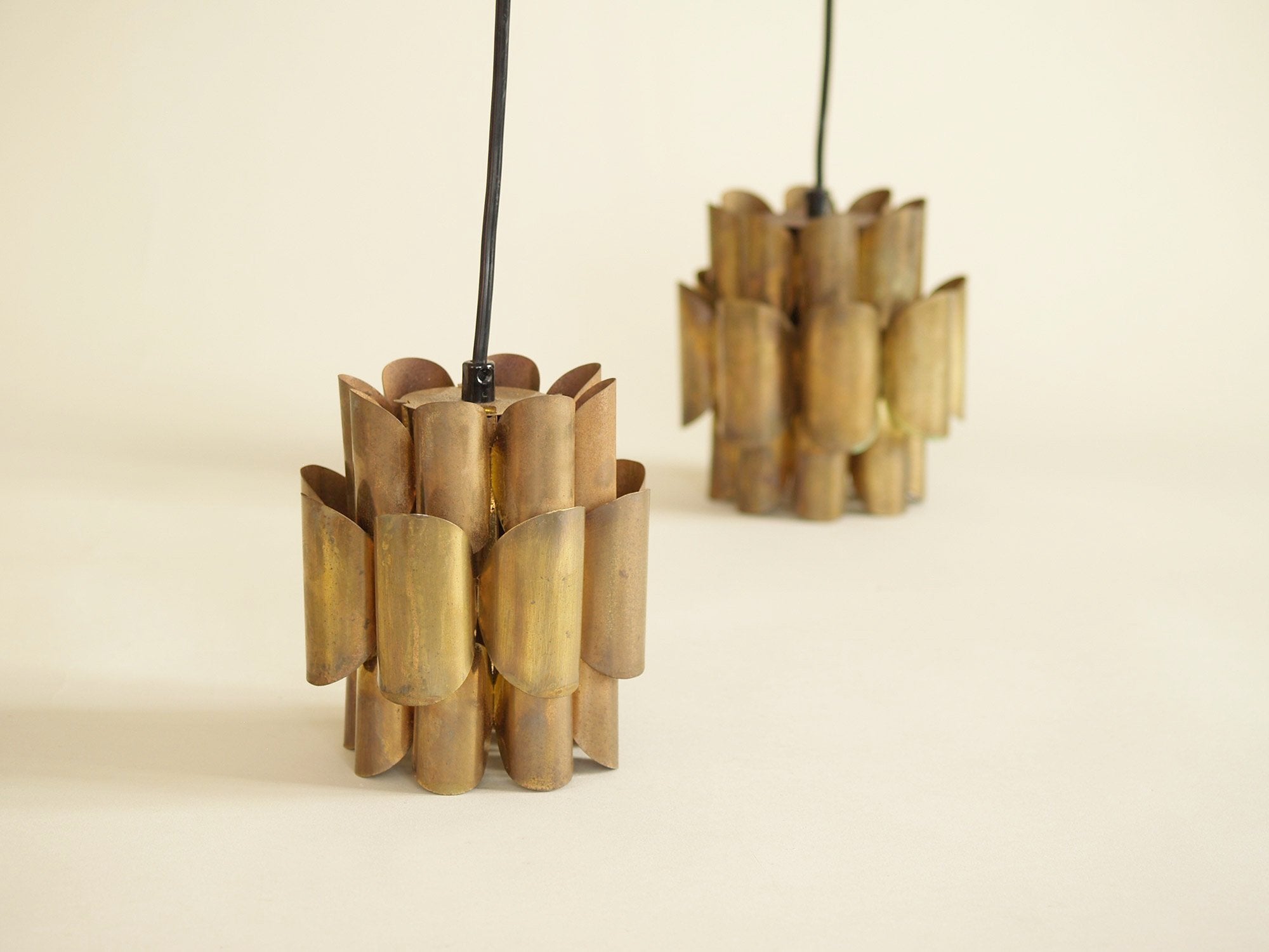 Paire de suspensions par Thorsten Orrling pour Hans-Agne Jakobsson, Suède (vers 1960)..Ceiling light set by Thorsten Orrling pour Hans-Agne Jakobsson, Sweden (circa 1960)