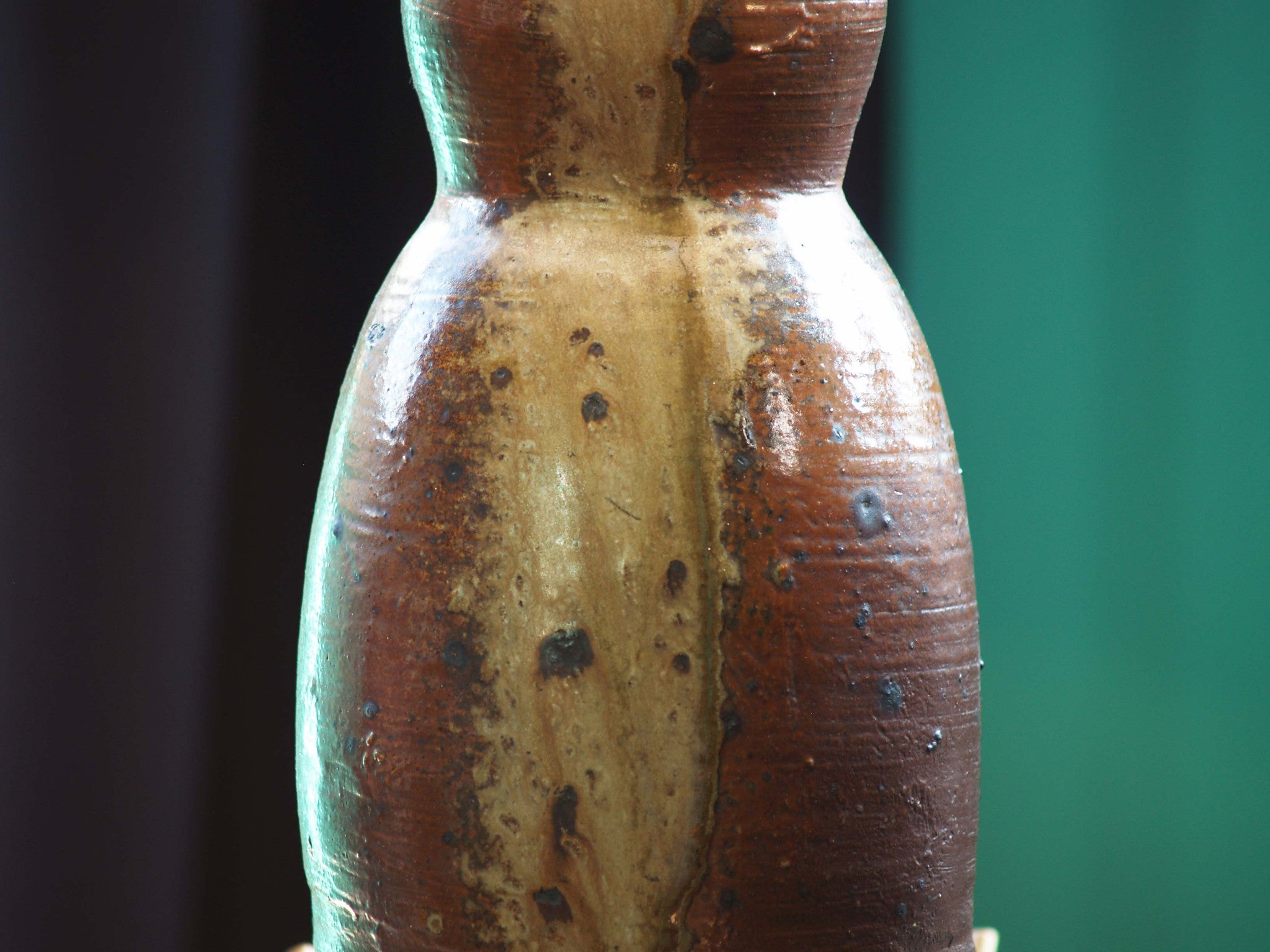Lampe anthropomorphe en grès de La Borne, France (vers 1955)..Anthropomorphic stoneware lamp from La Borne, France (circa 1955)