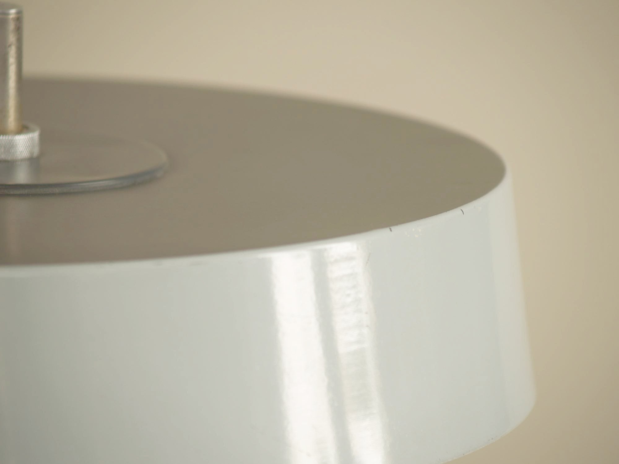 Lampe de table moderniste attribuée à Louis Kalff pour Philips, Pays-Bas (vers 1960)..Modernist minimalist Lamp attributed to Louis Kalff for Philips, Netherlands (circa 1960)