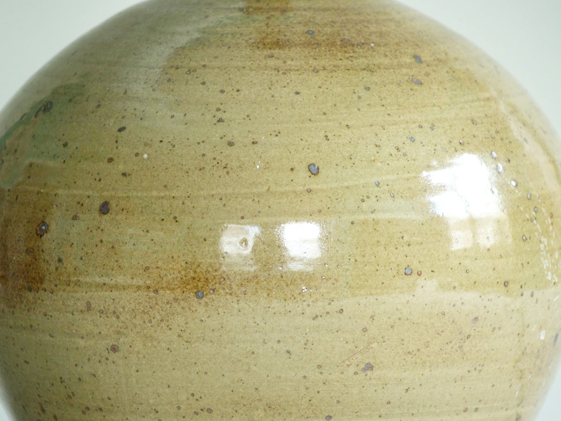 Lampe Boule de Pierre Digan et Janet Stedman, France (vers 1970)..Ball stoneware lamp by Pierre Digan et Janet Stedman, France (circa 1970)