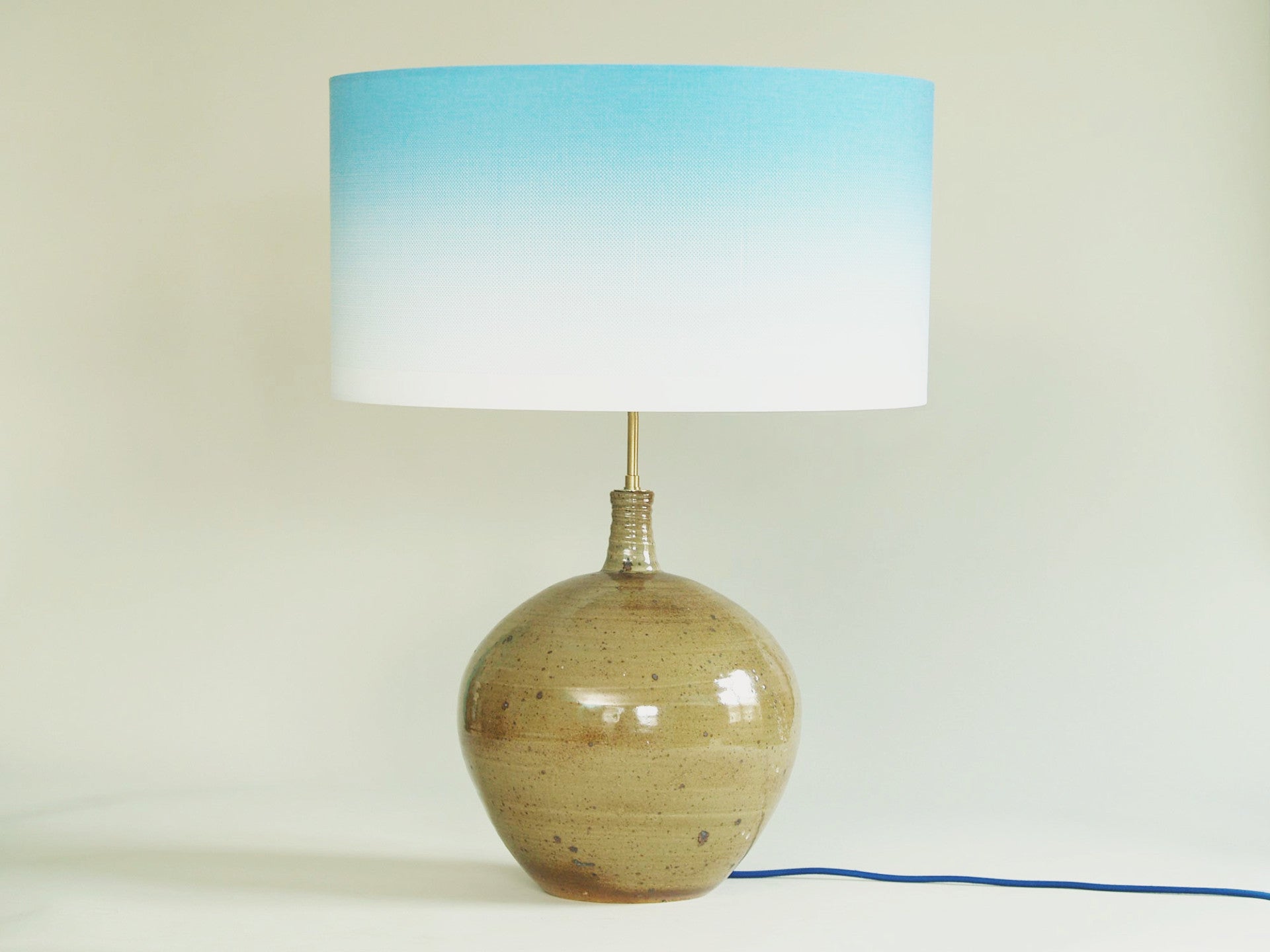 Lampe Boule de Pierre Digan et Janet Stedman, France (vers 1970)..Ball stoneware lamp by Pierre Digan et Janet Stedman, France (circa 1970)