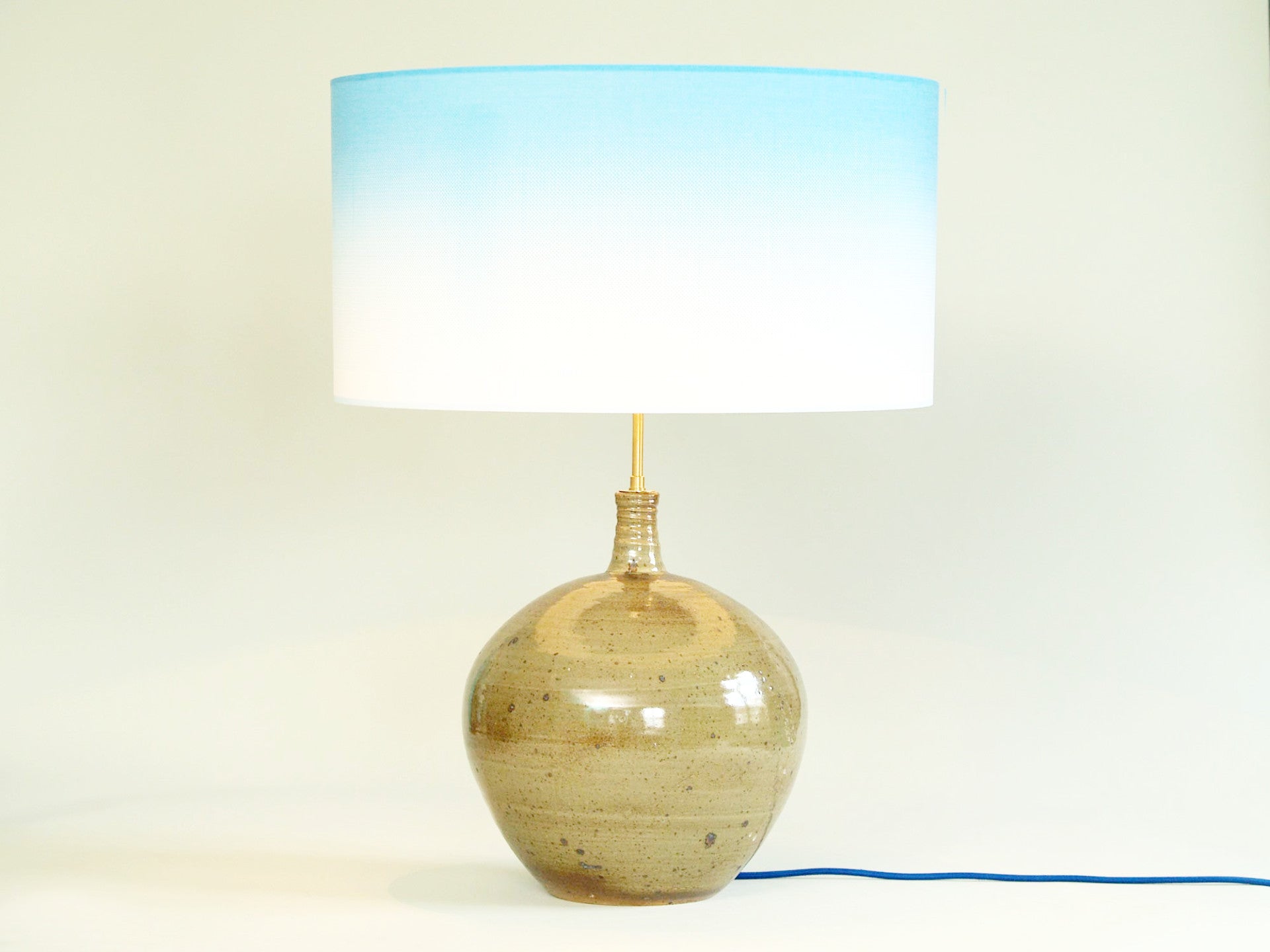 Lampe Boule de Pierre Digan et Janet Stedman, France (vers 1970)..Ball stoneware lamp by Pierre Digan et Janet Stedman, France (circa 1970)