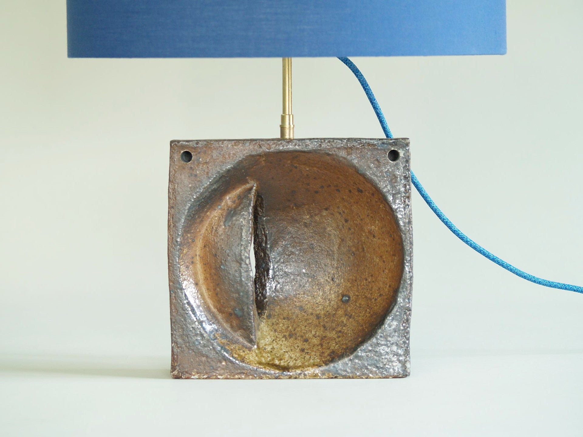 Lampe sculpturale de Pierre Digan et Janet Stedman, France (vers 1975)..Sculptural claustra lamp by Pierre Digan et Janet Stedman, France (circa 1975)