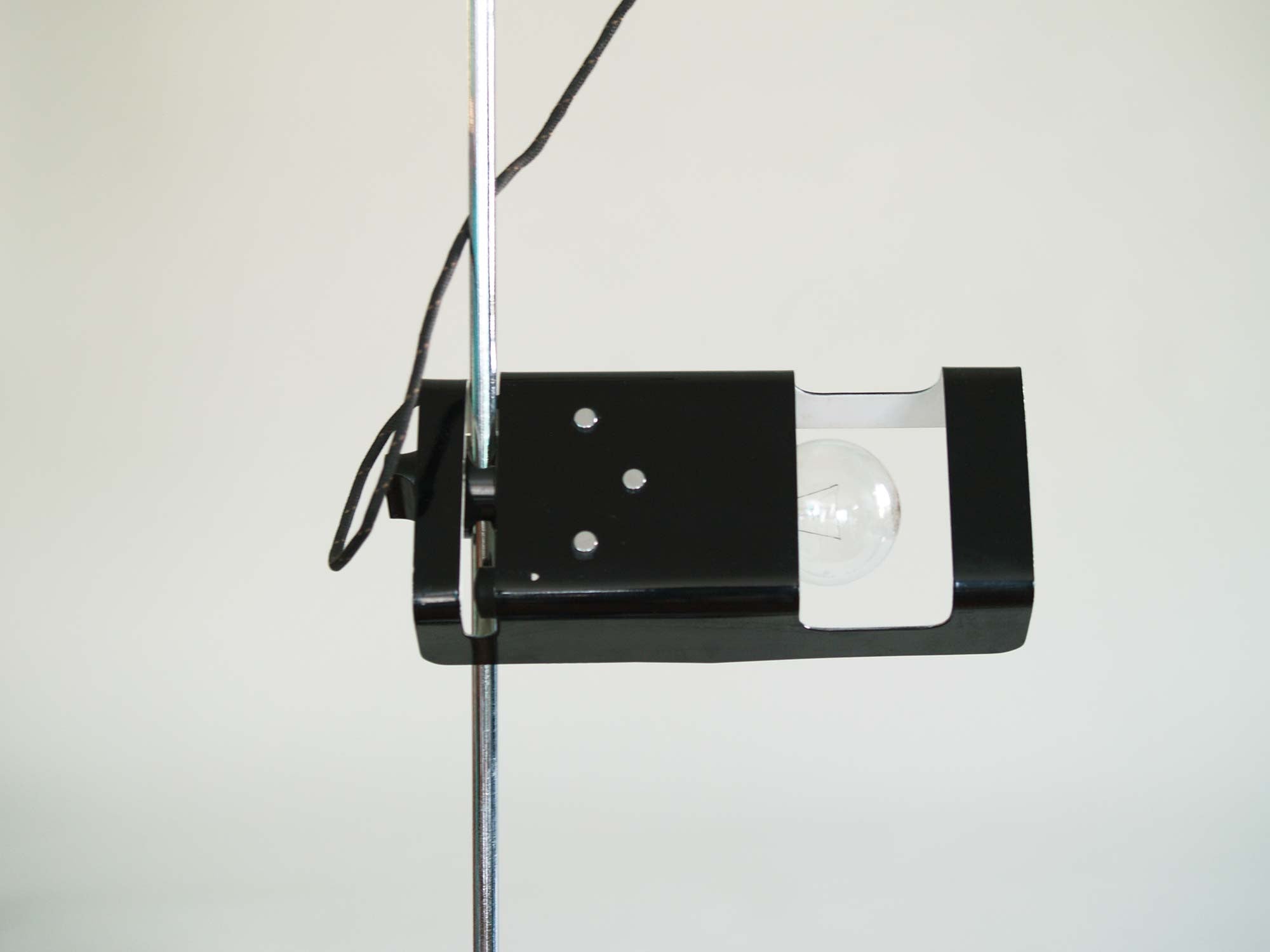 Lampadaire Spider de Joe Colombo pour O Luce, Italie (1967)..Spider floor lamp by Joe Colombo for O Luce, Italy (1967)