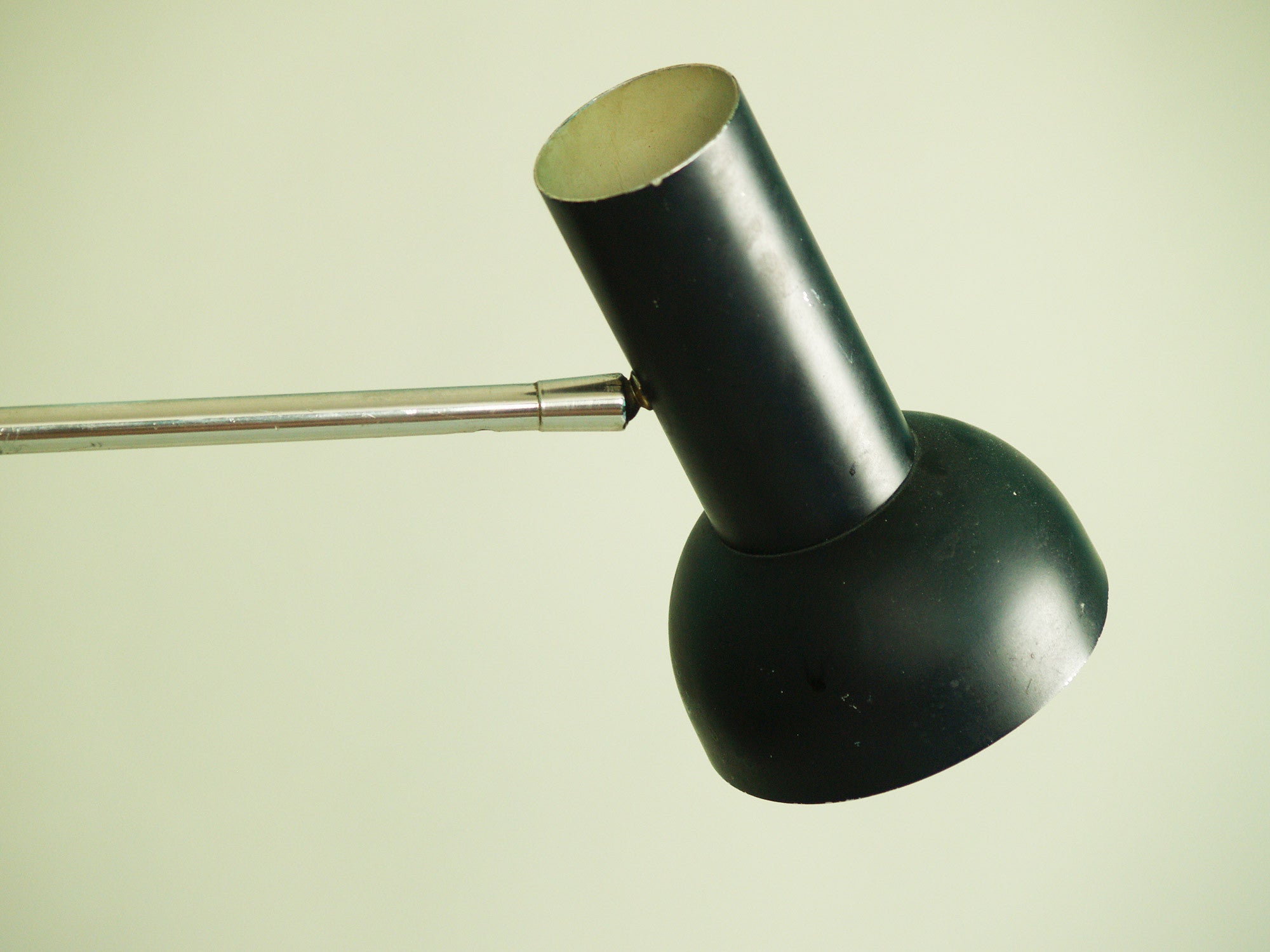 Lampadaire réglable / liseuse moderniste, France (vers 1960)..Modernist floor lamp, France (circa 1960)