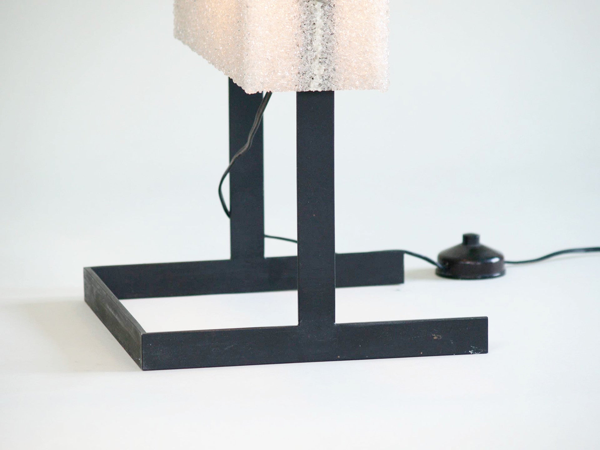 Lampadaire rationaliste attribué à Sinma, France (vers 1955)..Rationalist Floor lamp, France (circa 1955)