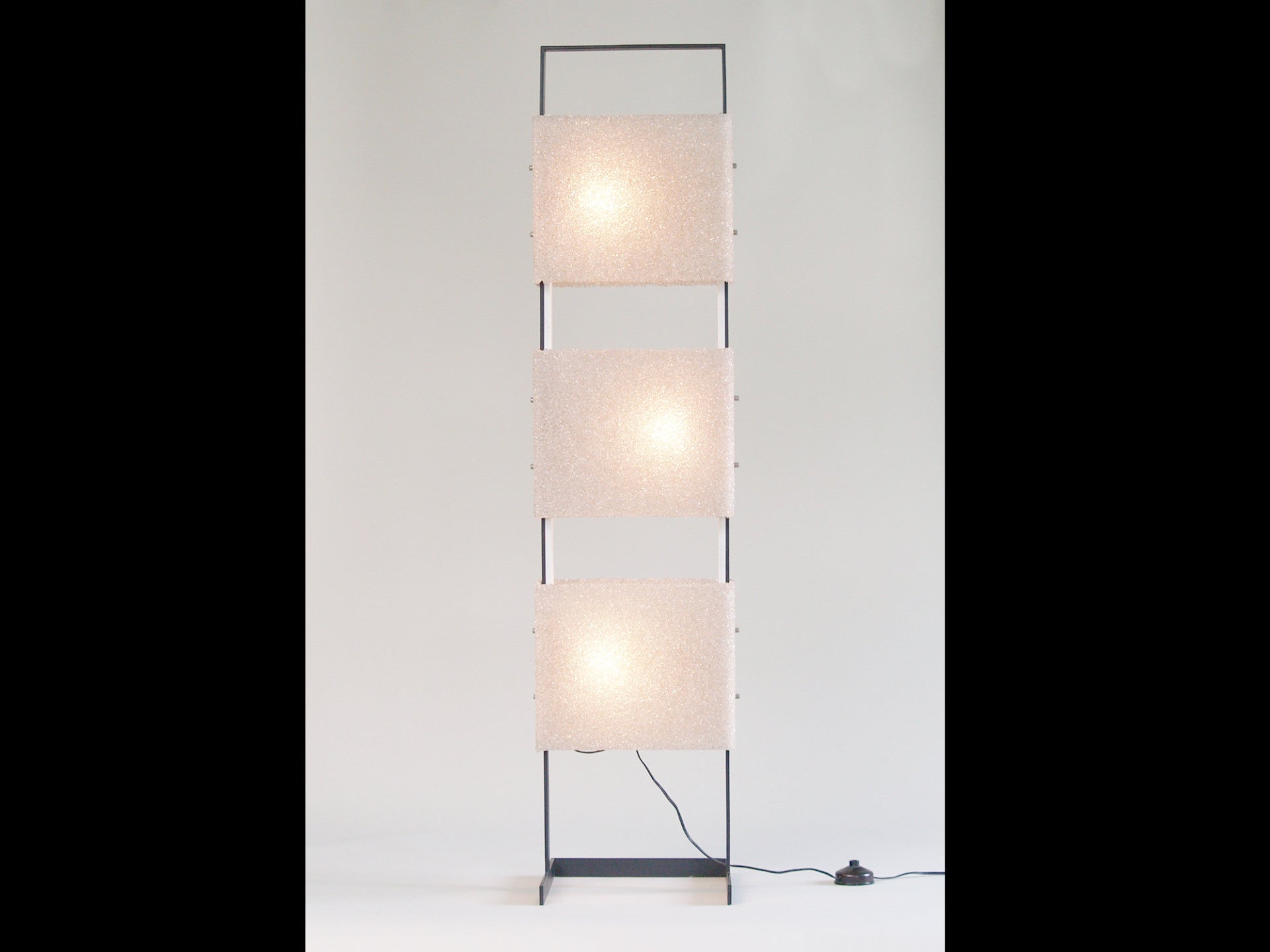 Lampadaire rationaliste attribué à Sinma, France (vers 1955)..Rationalist Floor lamp, France (circa 1955)