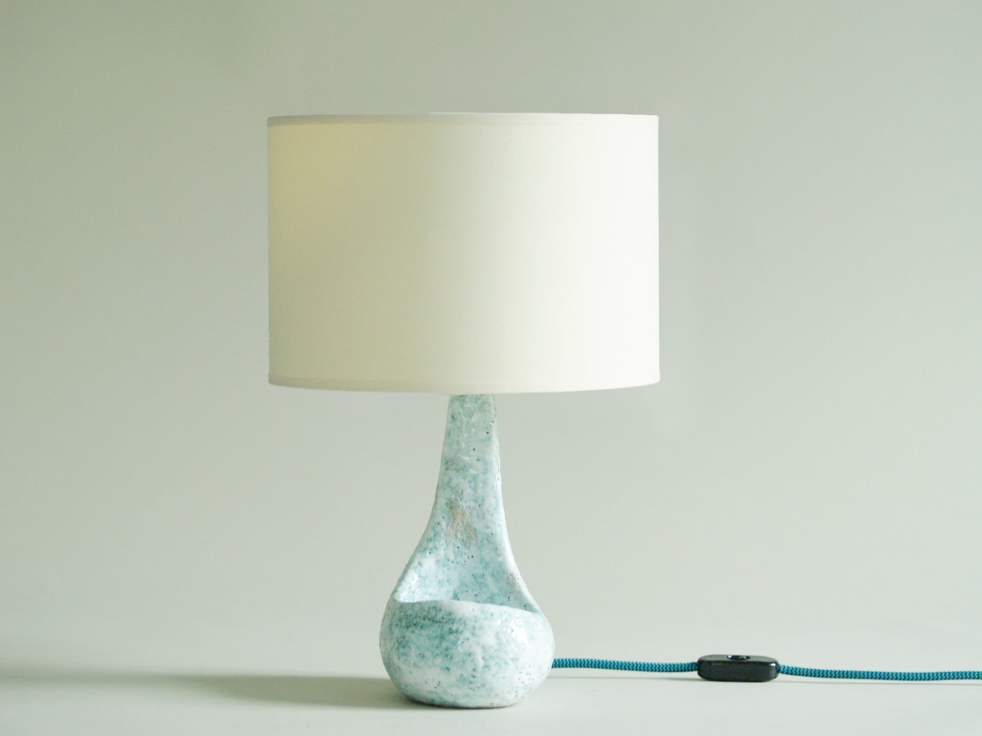 Lampe de table biomorphique, France (vers 1953)..Free form biomorphic lamp, France (circa 1953)