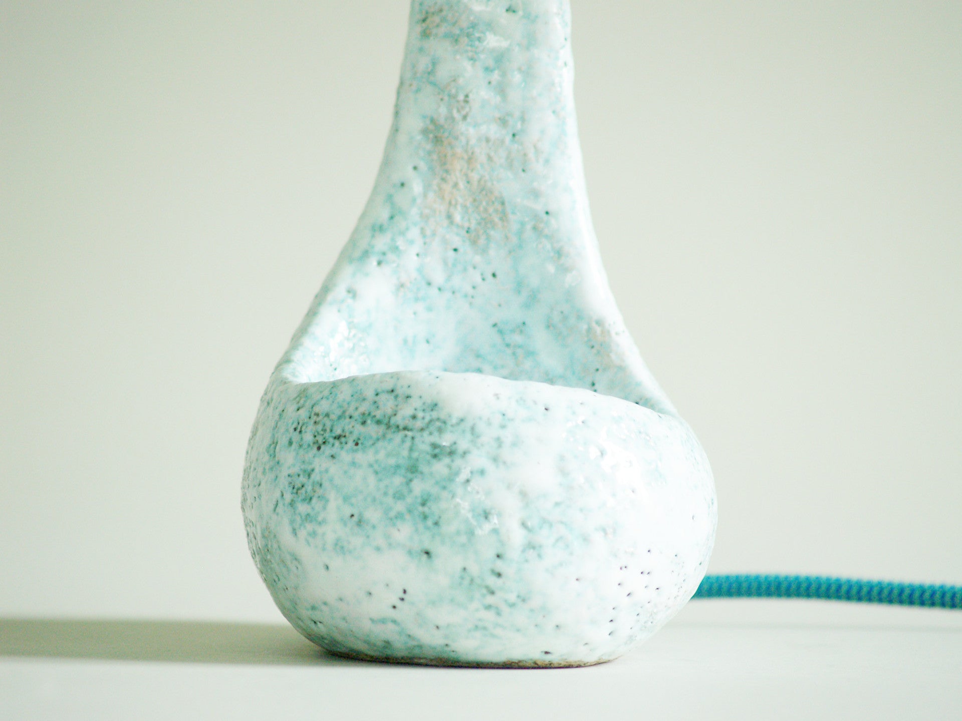 Lampe de table biomorphique, France (vers 1953)..Free form biomorphic lamp, France (circa 1953)