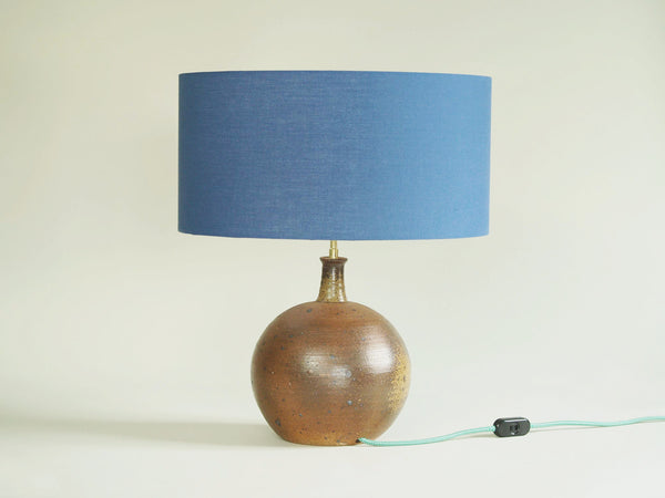 Lampe Boule de Pierre Digan et Janet Stedman, France (vers 1970)..Ball stoneware lamp by Pierre Digan et Janet Stedman, France (circa 1970)