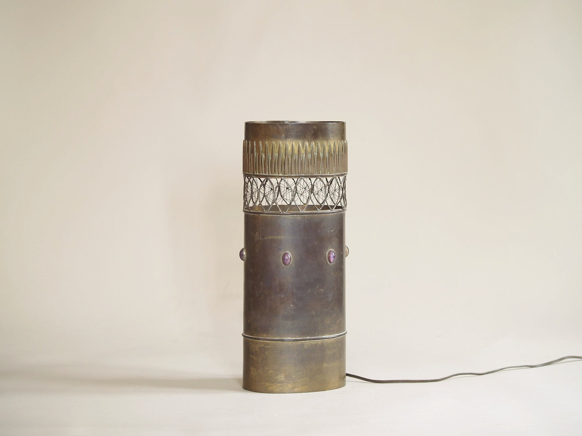 Grande lampe de table en laiton par Jacque d'Aubres, France (années 1970)..Brutalist brass table lamp by Jacque d'Aubres, France (1970)