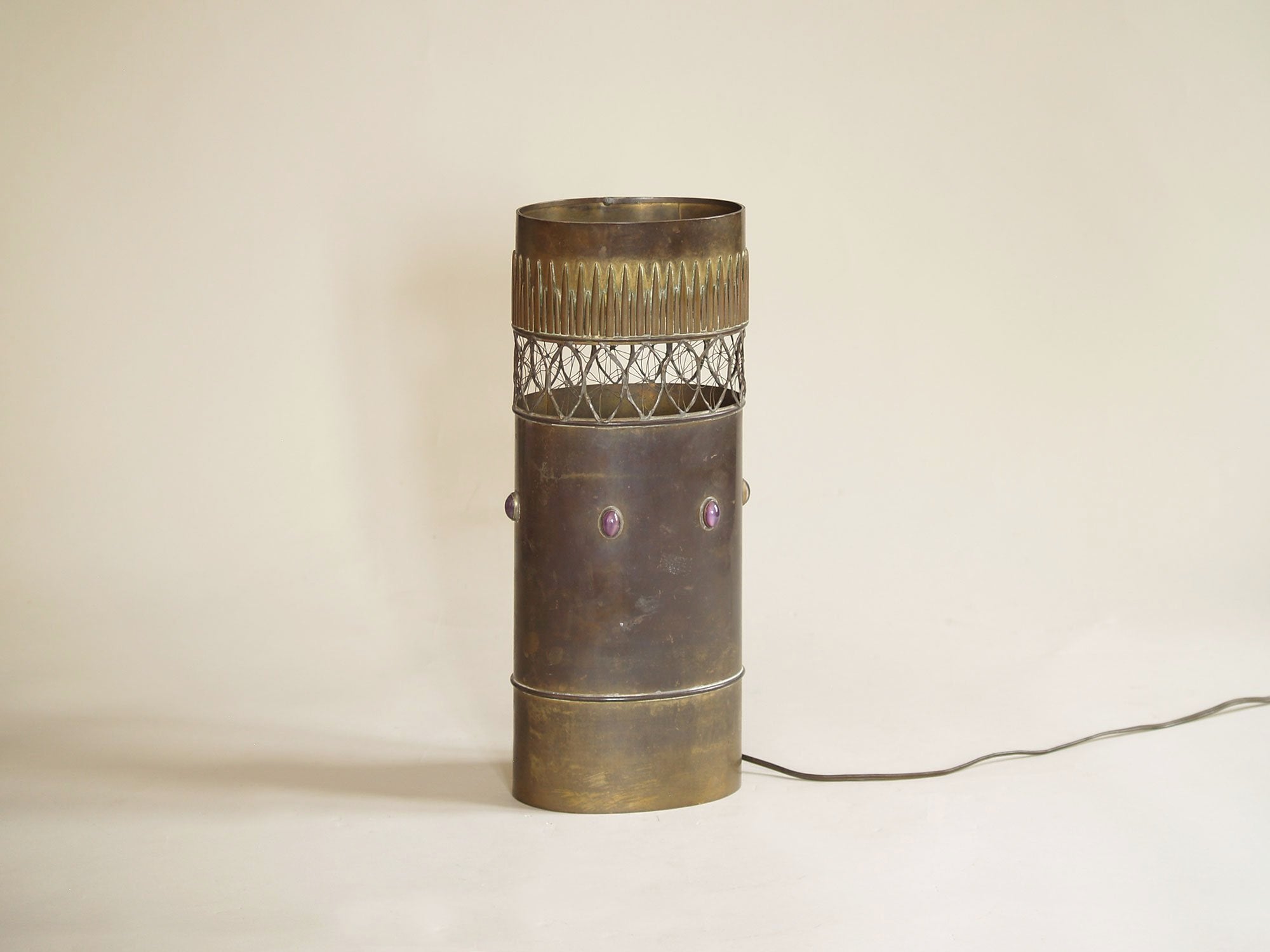 Grande lampe de table en laiton par Jacque d'Aubres, France (années 1970)..Brutalist brass table lamp by Jacque d'Aubres, France (1970)