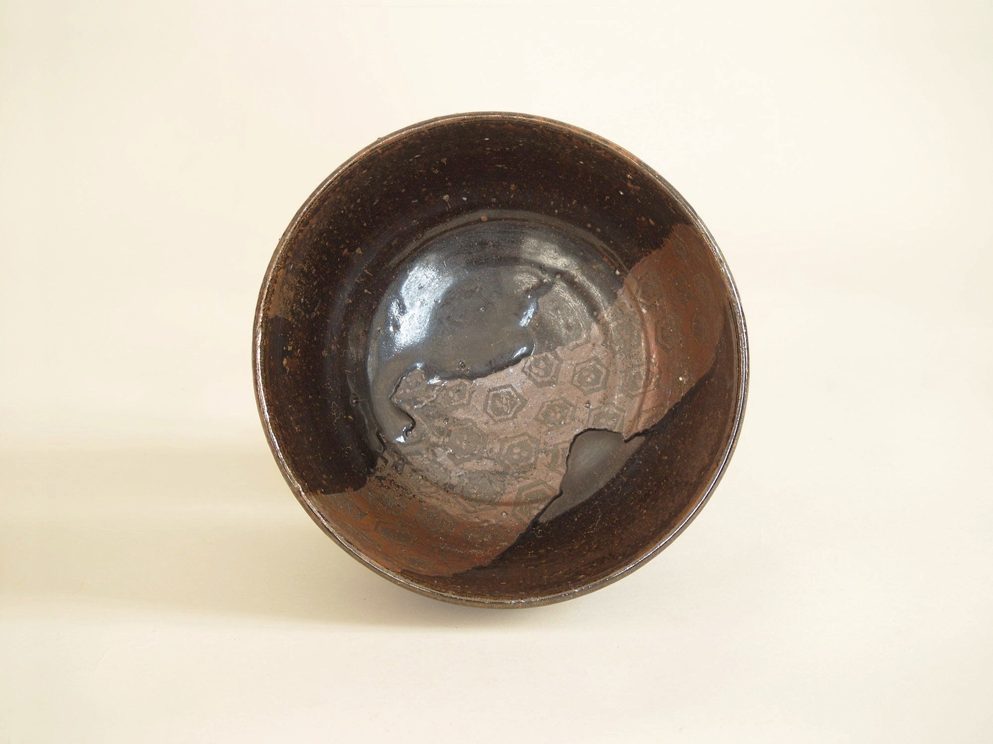 Monumental chawan collectif pour cérémonie du thé Ochamori, Japon (vers 1930-50)..Seto ware big chawan bowl for big Ochamori tea ceremony, Japan (ca. 1930-50)