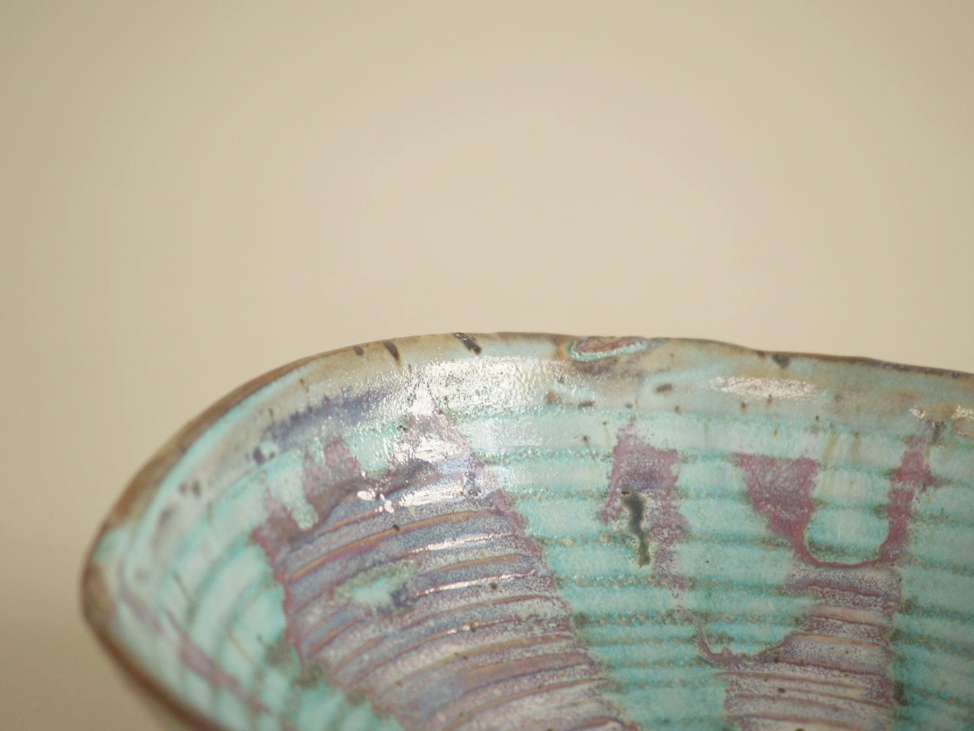 Rare coupe japoniste d'Eugène Lion pour Primavera, France (vers 1915‑20)..Japonisme Bowl by Eugène Lion for Primavera, France (ca. 1915‑20)