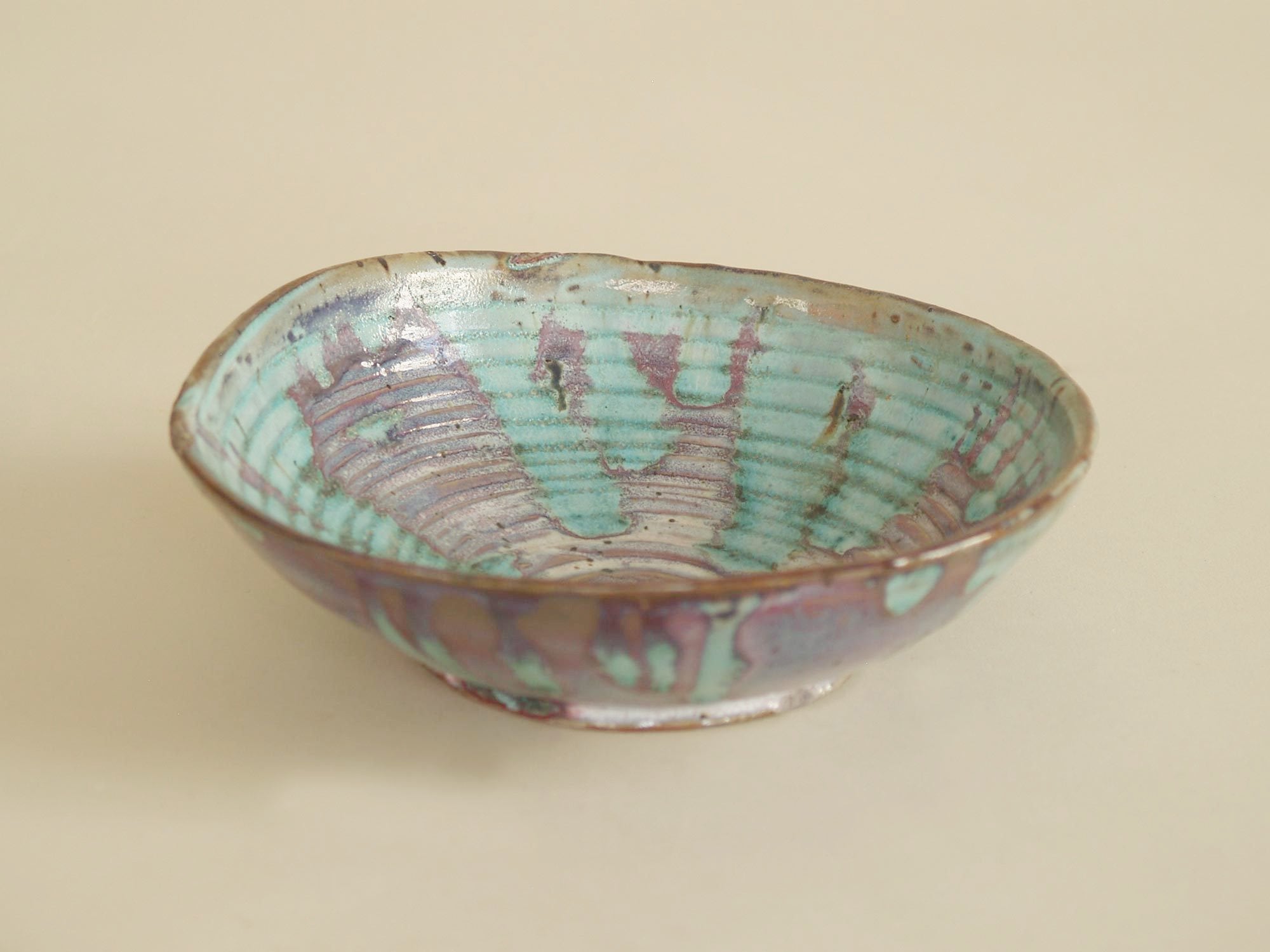 Rare coupe japoniste d'Eugène Lion pour Primavera, France (vers 1915‑20)..Japonisme Bowl by Eugène Lion for Primavera, France (ca. 1915‑20)