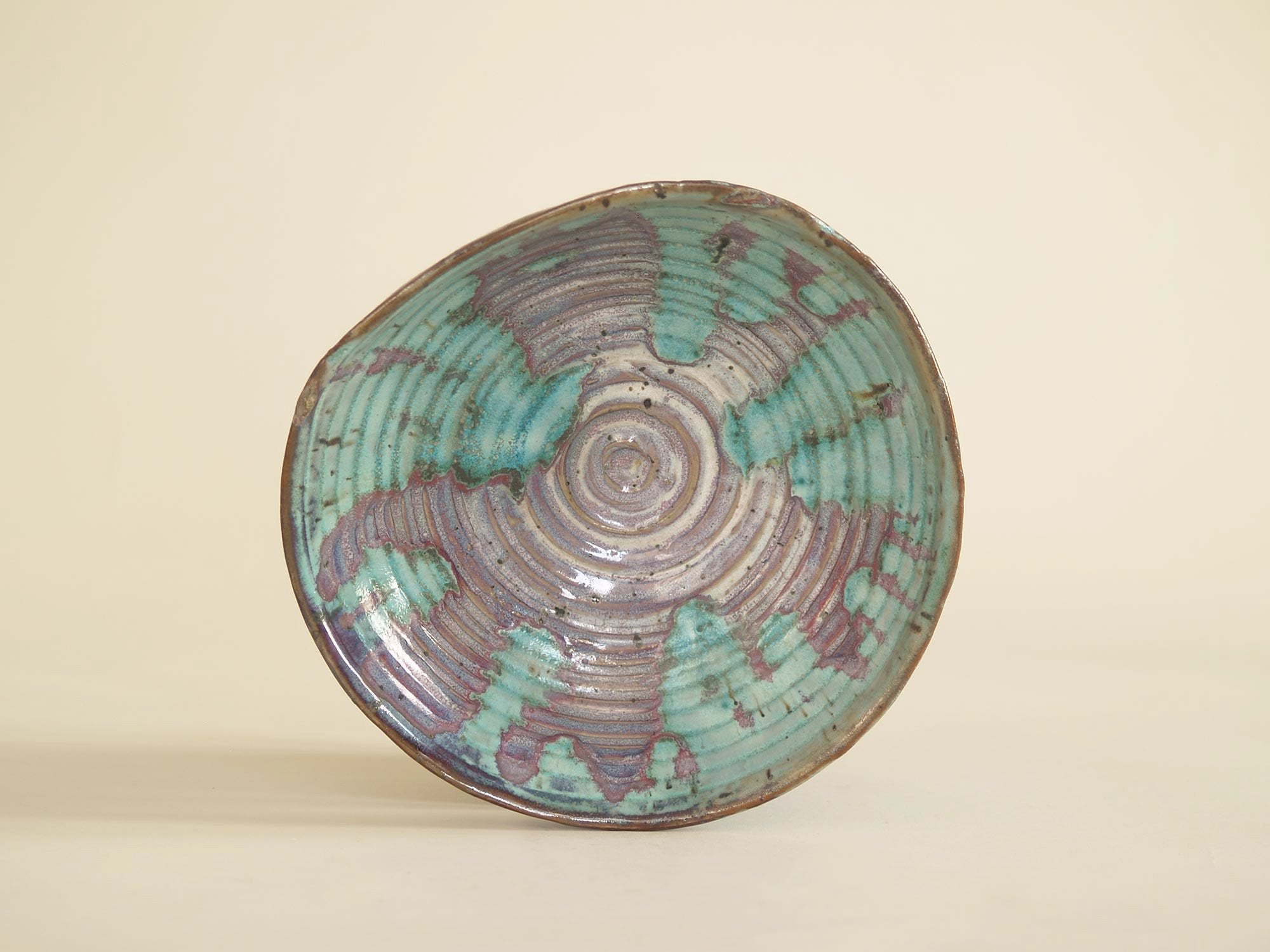 Rare coupe japoniste d'Eugène Lion pour Primavera, France (vers 1915‑20)..Japonisme Bowl by Eugène Lion for Primavera, France (ca. 1915‑20)