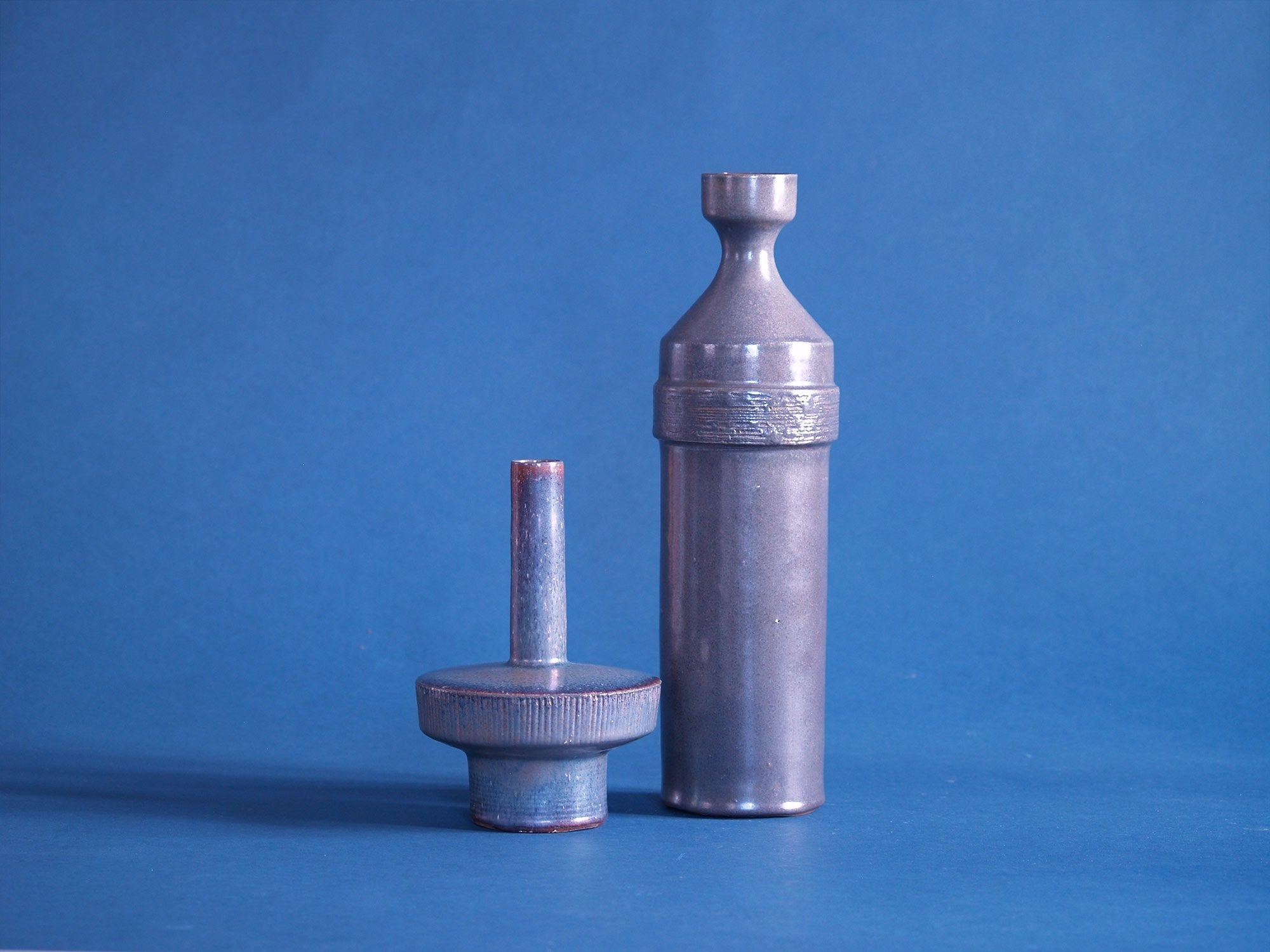 Vase bouteille de Rogier Vandeweghe pour Amphora, Belgique (vers 1961)..Bottleshaped Vase by Rogier Vandeweghe for Amphora, Belgium (circa 1961)