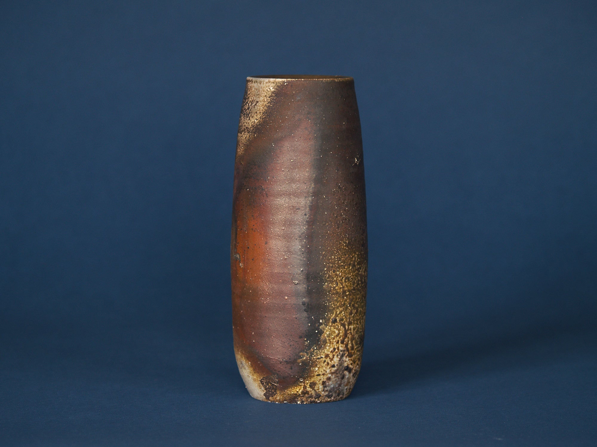 Vase Hanaire ovoïde de Bizen, Japon (vers 1970)..Ovoid Hanaire Bizen ware vase, Japan (ca. 1970)