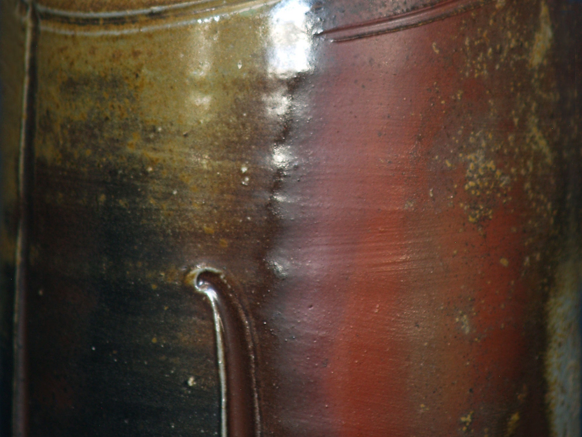 Vase Hanaire scarifié à anses de Bizen, Japon (vers 1980)..Hanaire Bizen ware vase, Japan (ca. 1980)