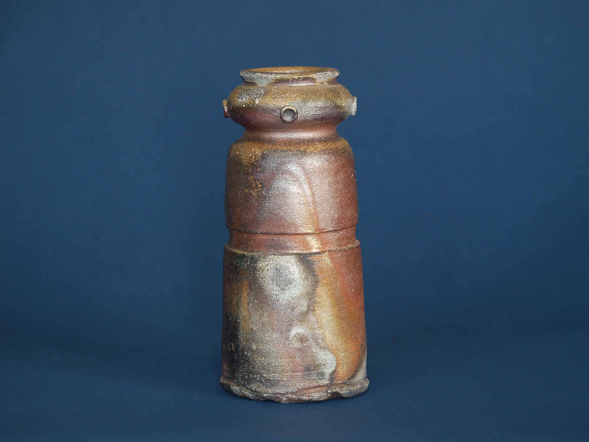 Grand vase Hanaire de Bizen, Japon (vers 1970)..Bizen ware Hanaire tea ceremony vase, Japan (ca. 1970)