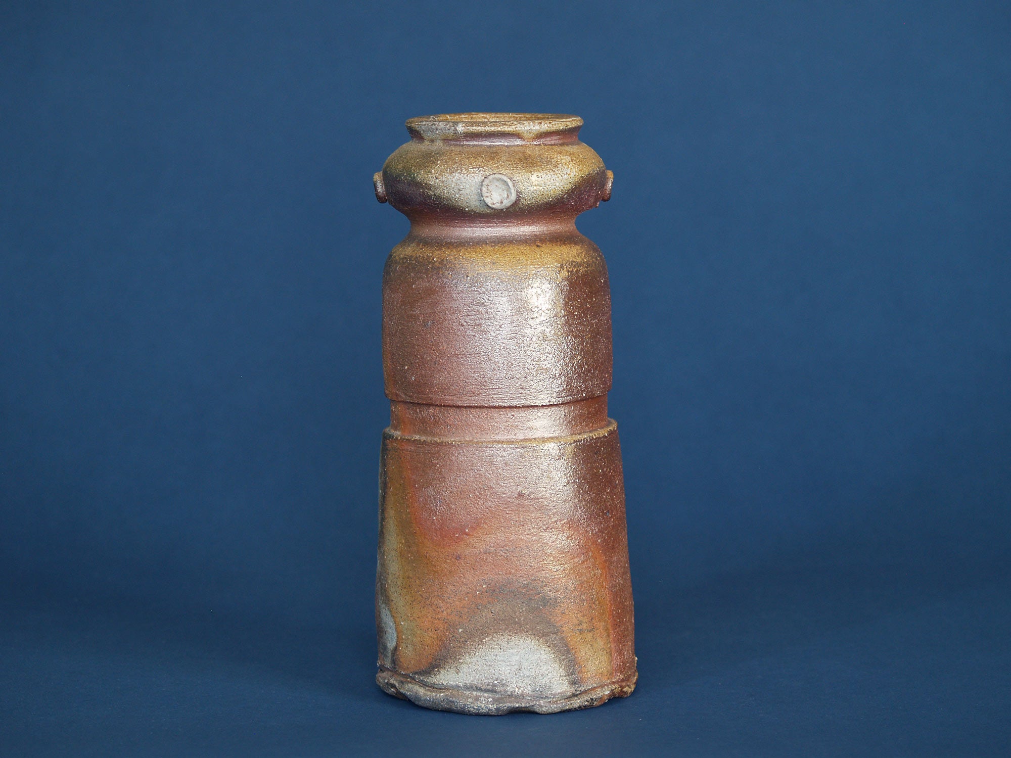 Grand vase Hanaire de Bizen, Japon (vers 1970)..Bizen ware Hanaire tea ceremony vase, Japan (ca. 1970)