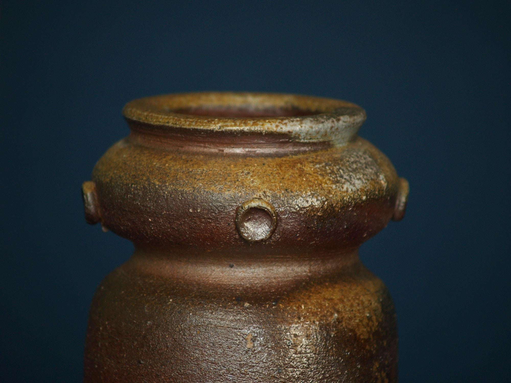 Grand vase Hanaire de Bizen, Japon (vers 1970)..Bizen ware Hanaire tea ceremony vase, Japan (ca. 1970)