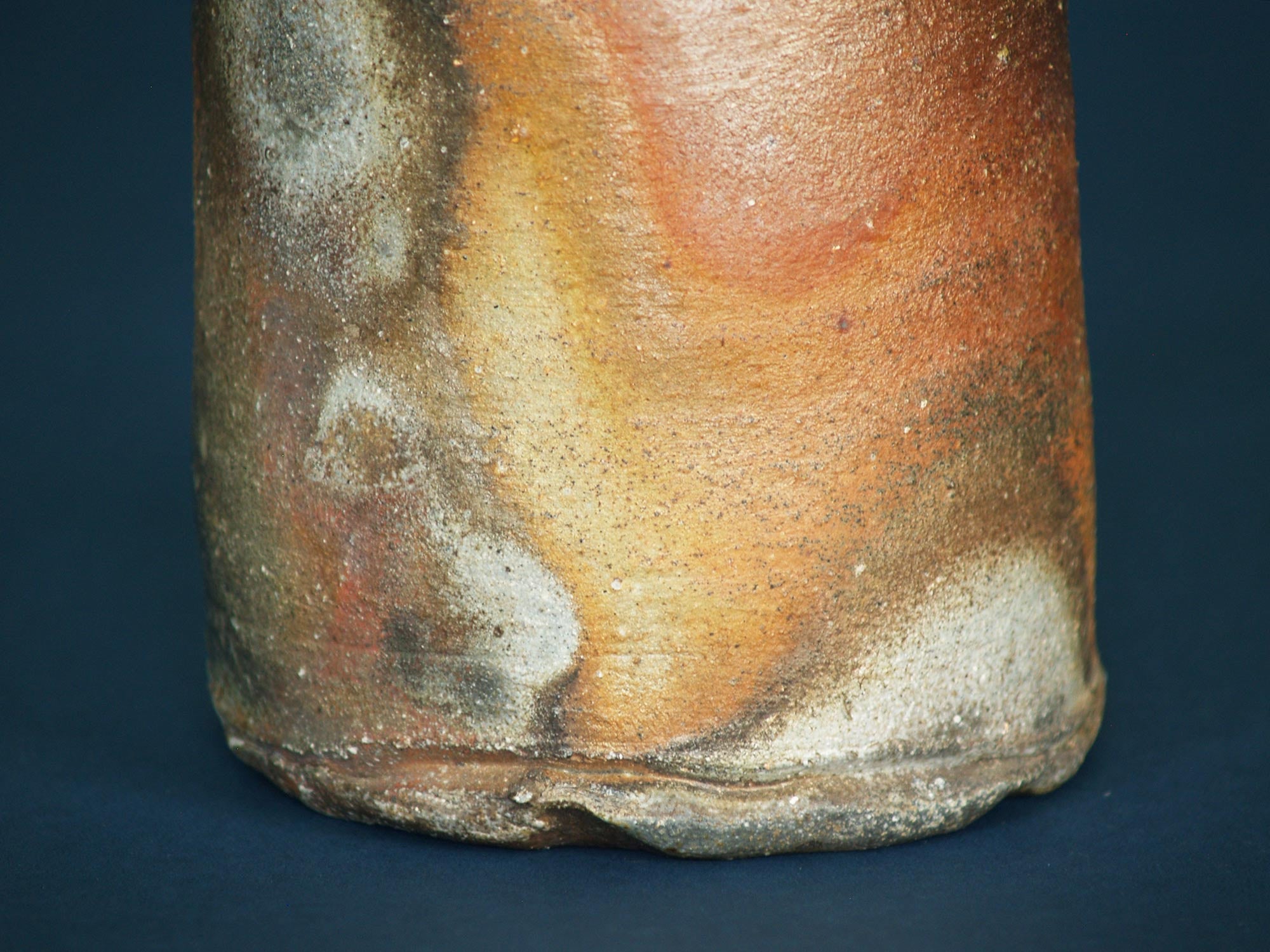 Grand vase Hanaire de Bizen, Japon (vers 1970)..Bizen ware Hanaire tea ceremony vase, Japan (ca. 1970)