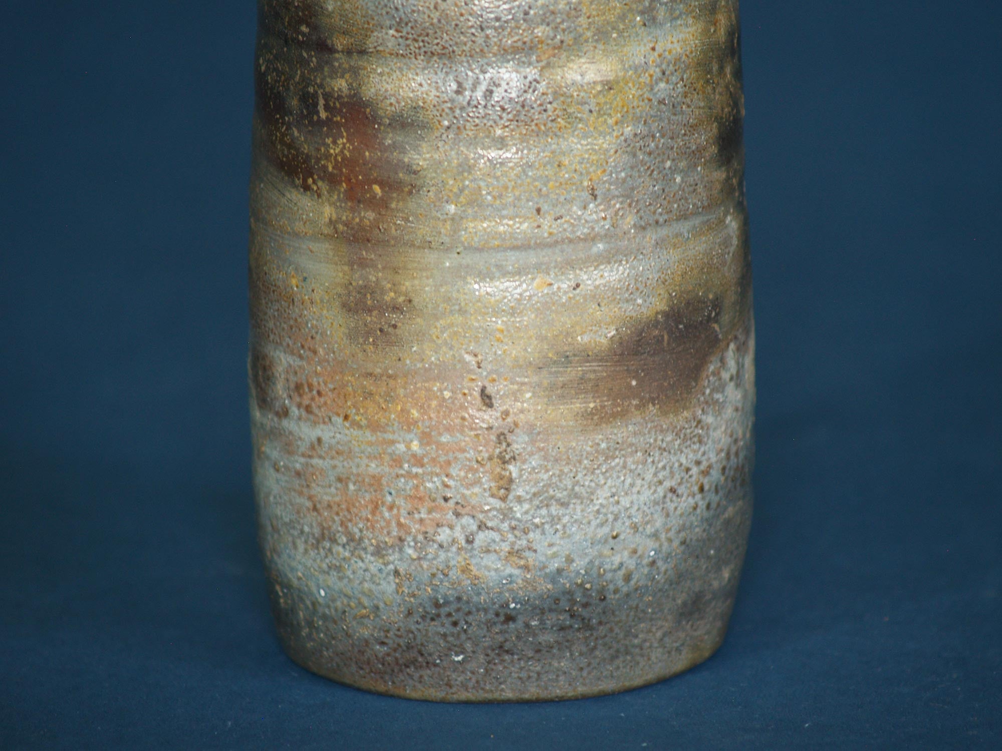 Vase Hanaire de Kimura Toho, Japon (vers 1980)..Bizen ware Hanaire vase by Kimura Toho, Japan (ca. 1980)