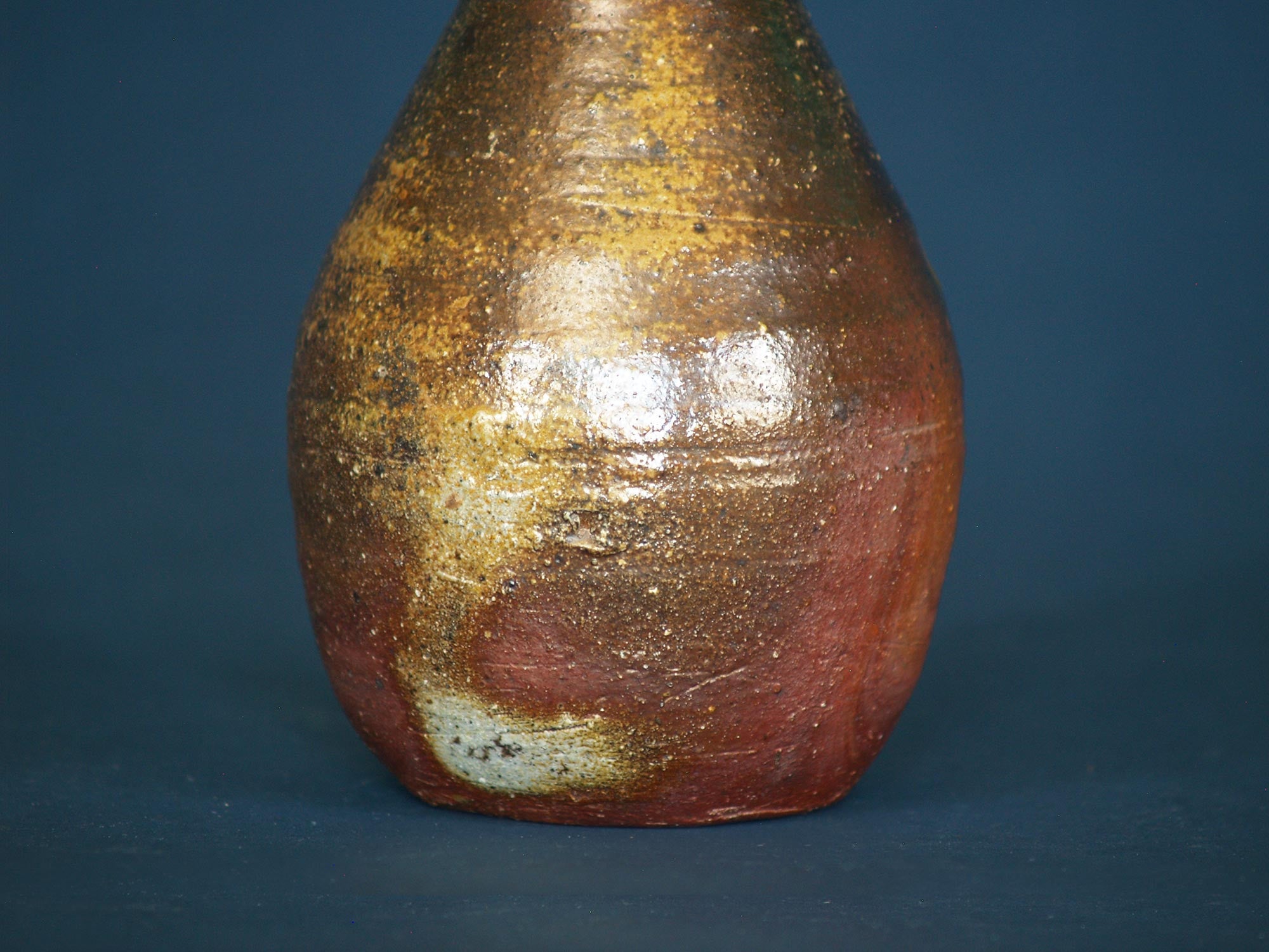 Vase Hyotan de Atsuro Yabe, Japon (vers 1980)..Hyotan Bizen ware vase by Atsuro Yabe, Japan (ca. 1980)